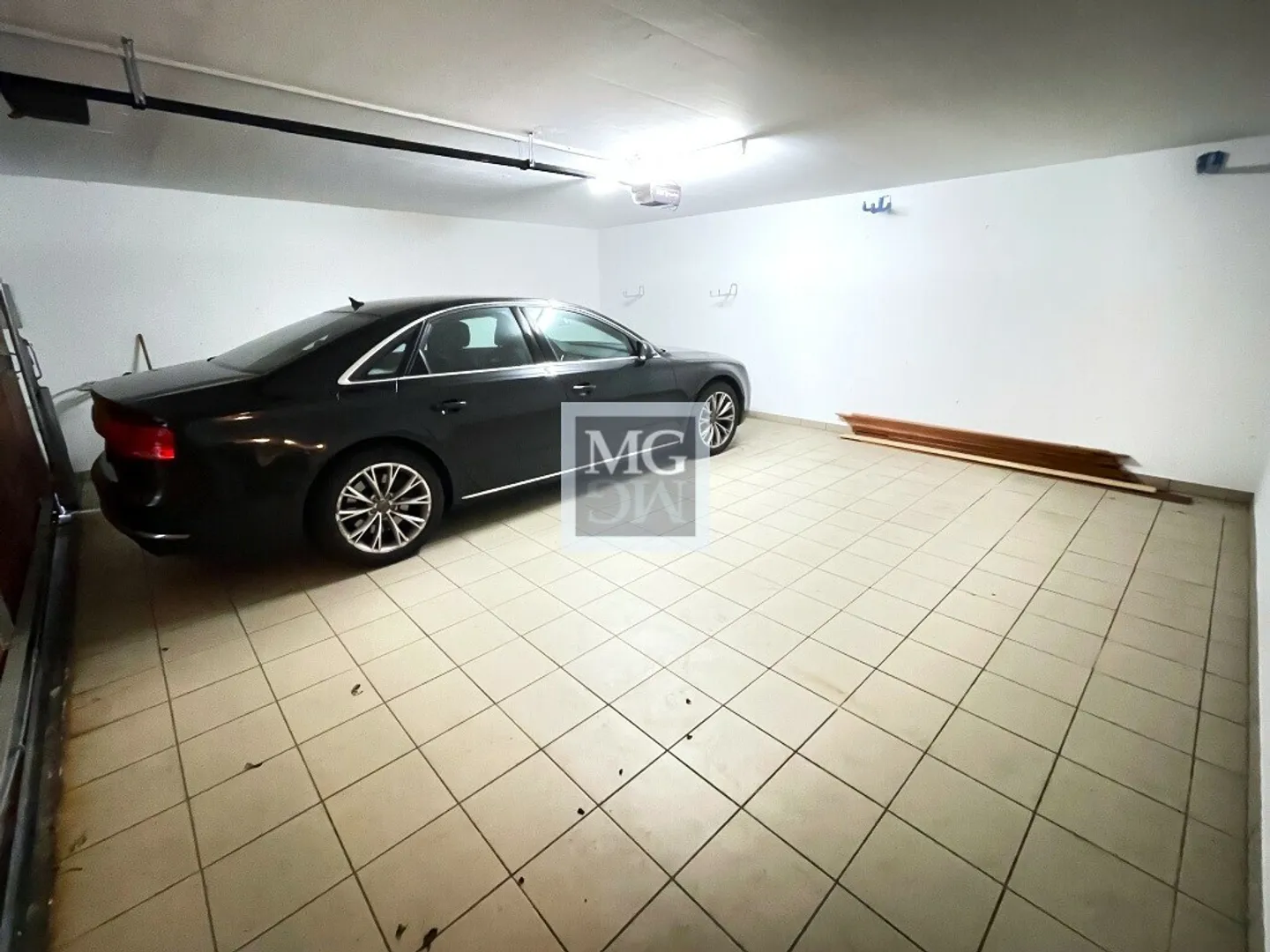 Luxurious 7.5-room villa with stunning view + garage box - Photo 10 of 12