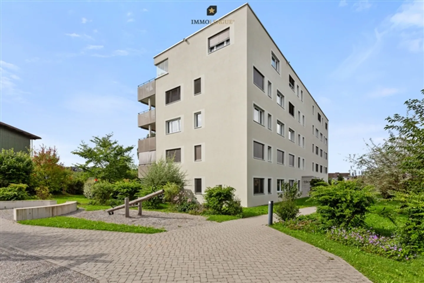 Space for the whole family – stylish apartment with inviting flair. - Photo 3 of 8