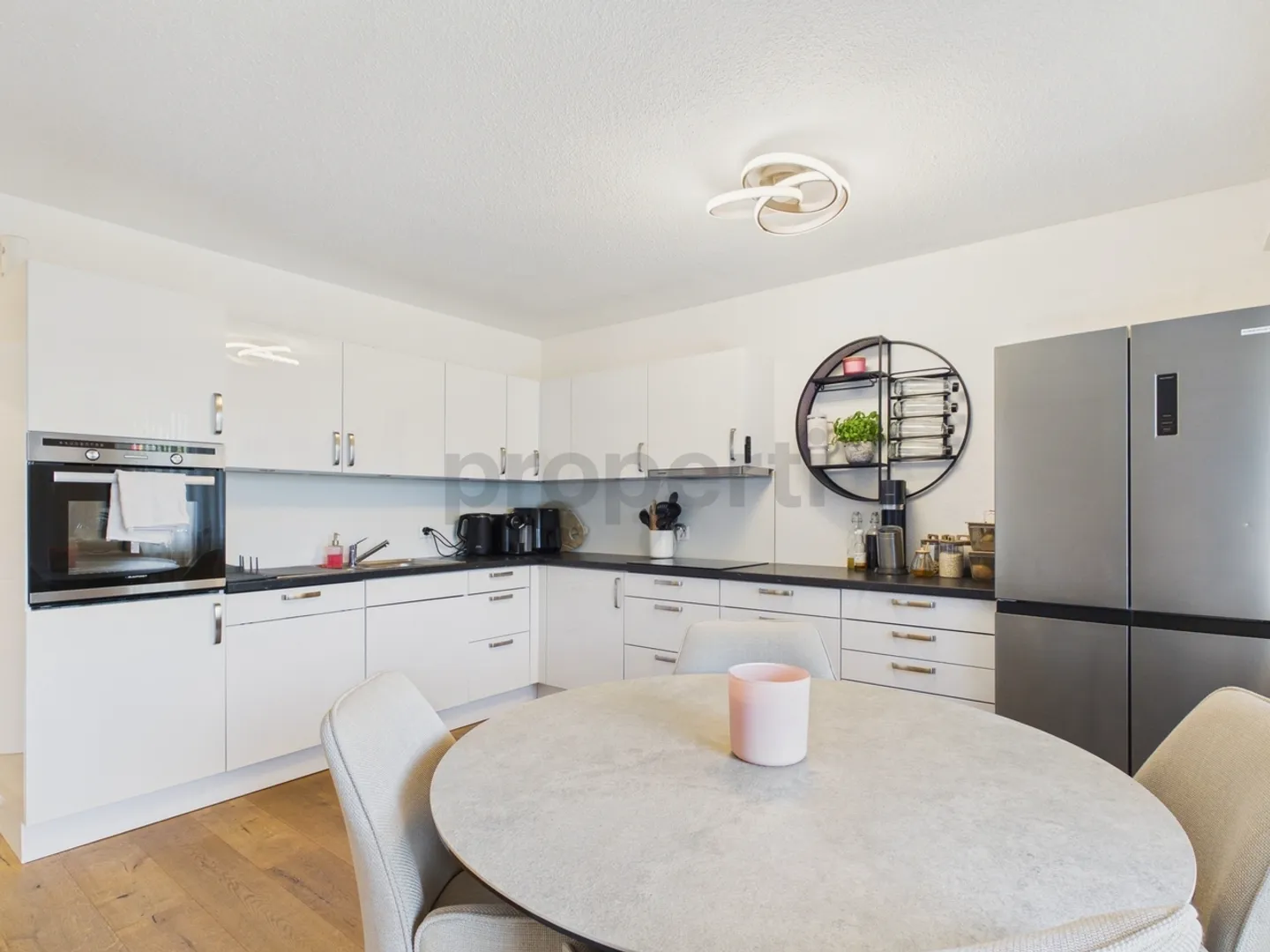 Family-friendly home, stylishly renovated - Photo 2 of 12