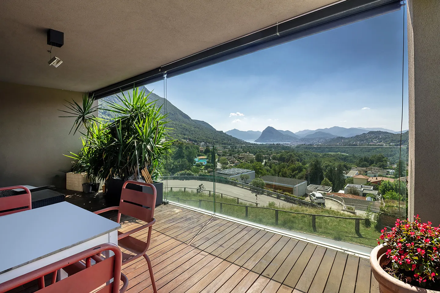 Bright apartment with breathtaking views! - Photo 6 of 8