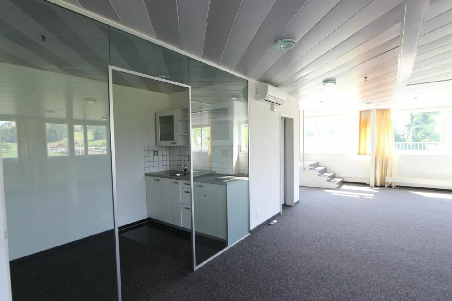 Vielseitige Gewerbefläche in Wollerau - Foto 8 von 11
