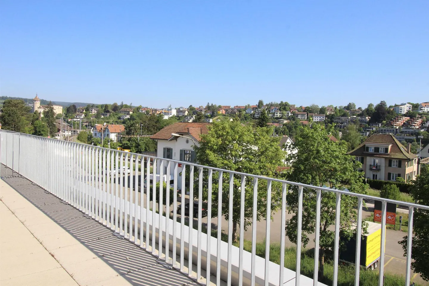 Modern 5.5 Room Penthouse Apartment in the Center of Feuerthalen - Photo 11 of 13