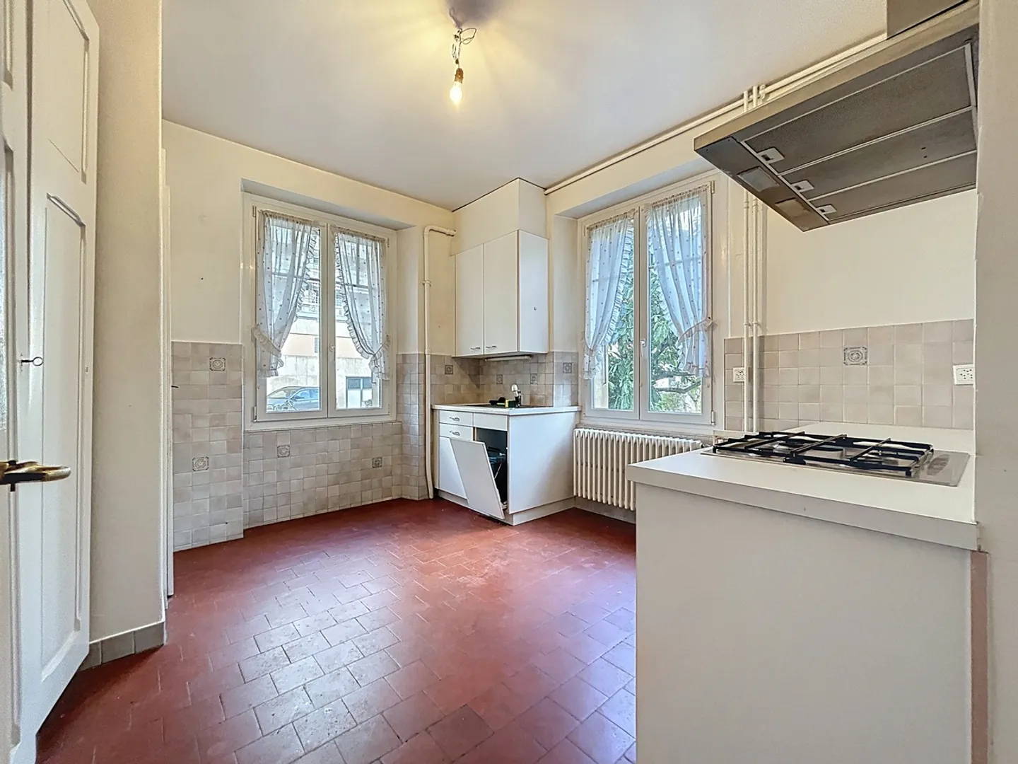 Character house with 3 apartments overlooking the lake - Photo 6 of 8