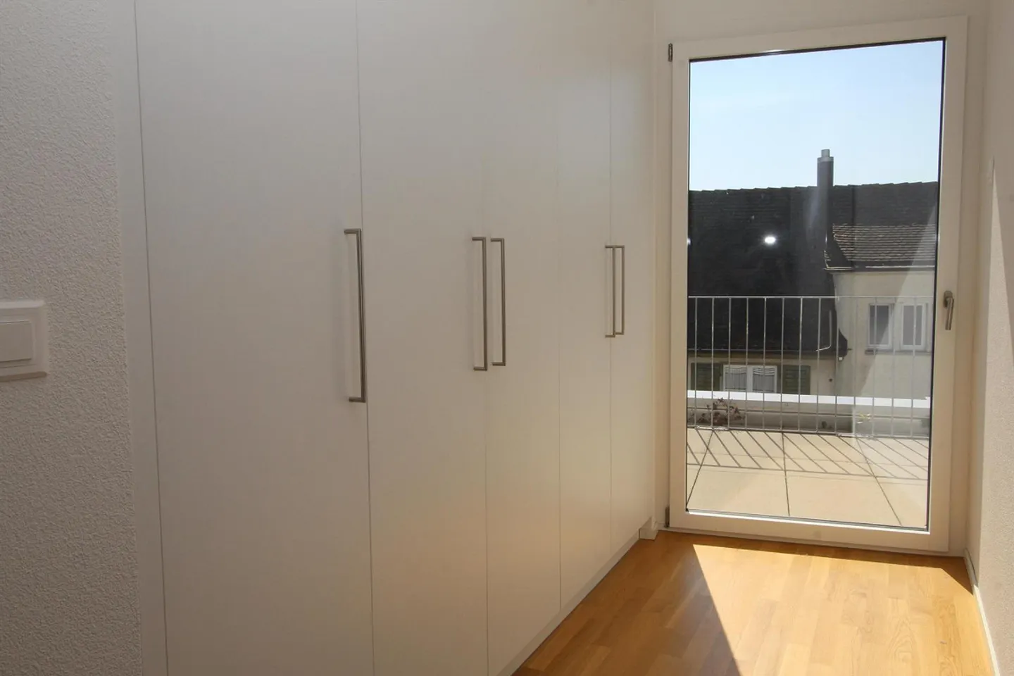 Modern 5.5 Room Penthouse Apartment in the Center of Feuerthalen - Photo 12 of 13