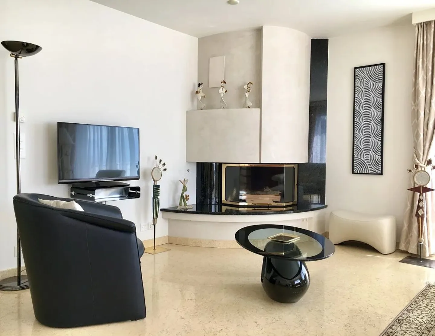6.5-room duplex apartment on the top floors of a residential building - Photo 2 of 13