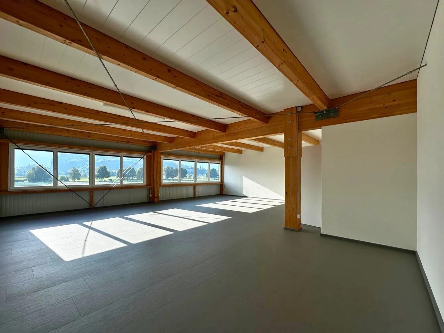Bright and versatile commercial space in the Letzau business park - Photo 4 of 6