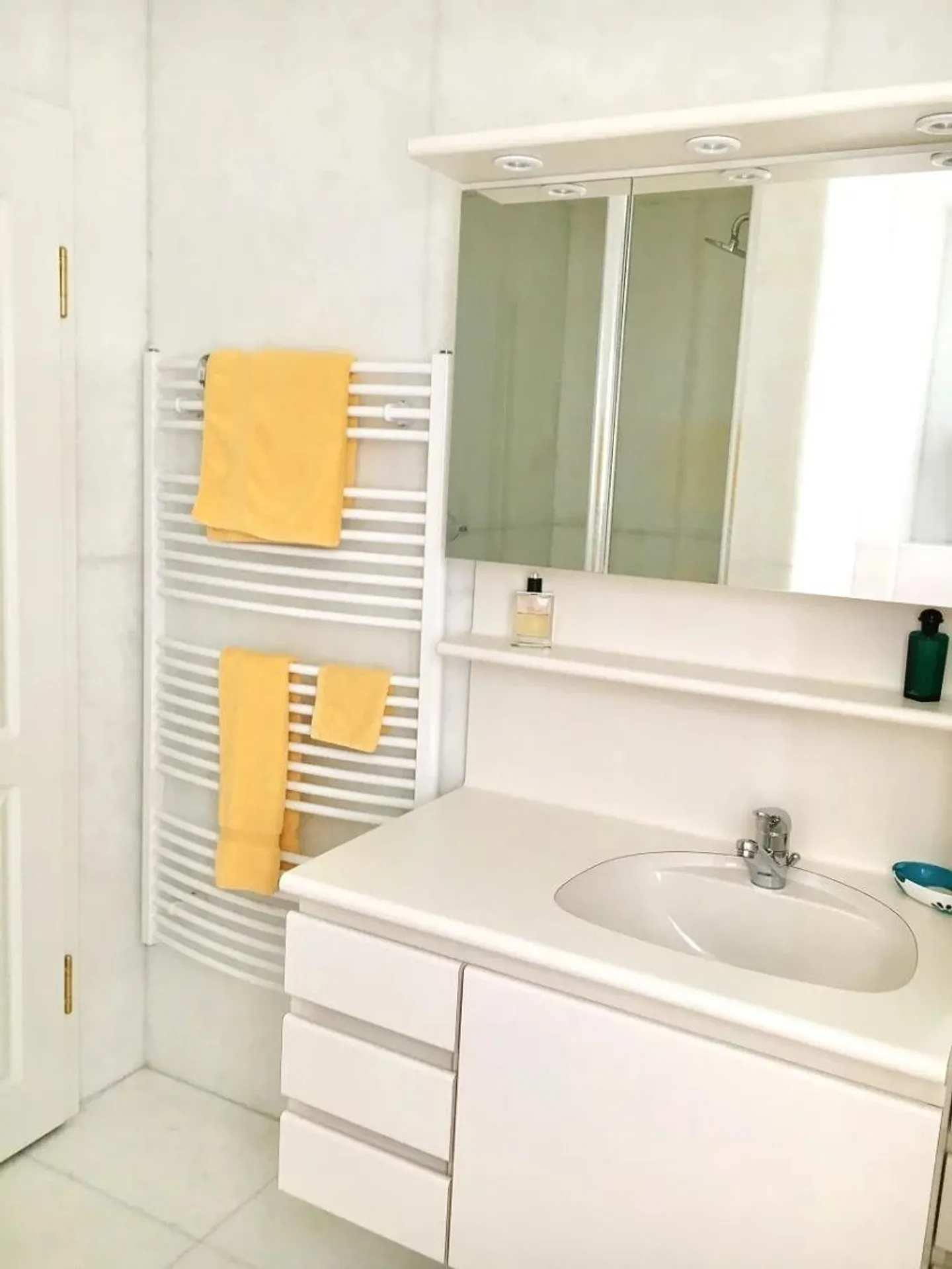 6.5-room duplex apartment on the top floors of a residential building - Photo 12 of 13
