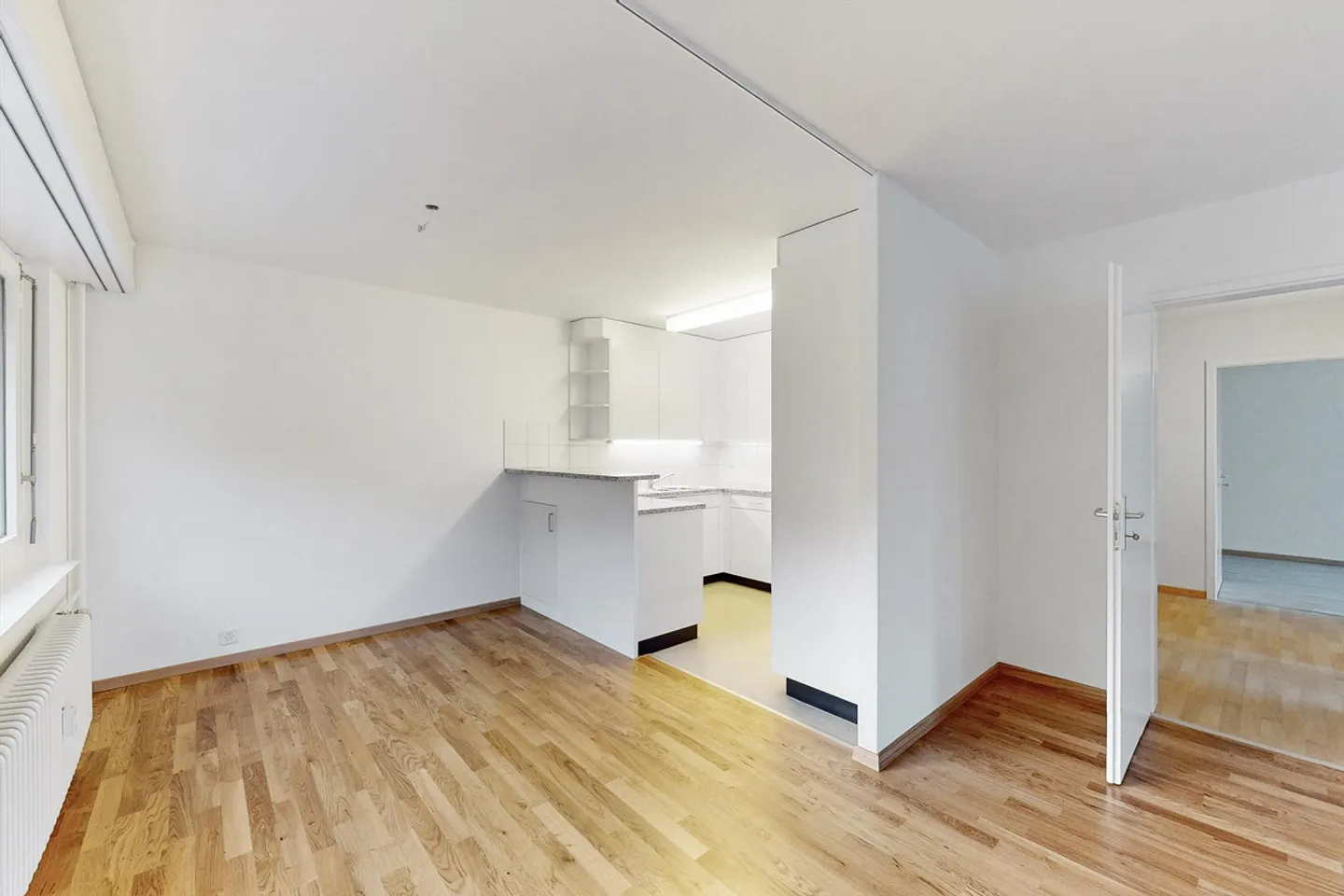 Geräumige Wohnung mit Balkon - Foto 4 von 10