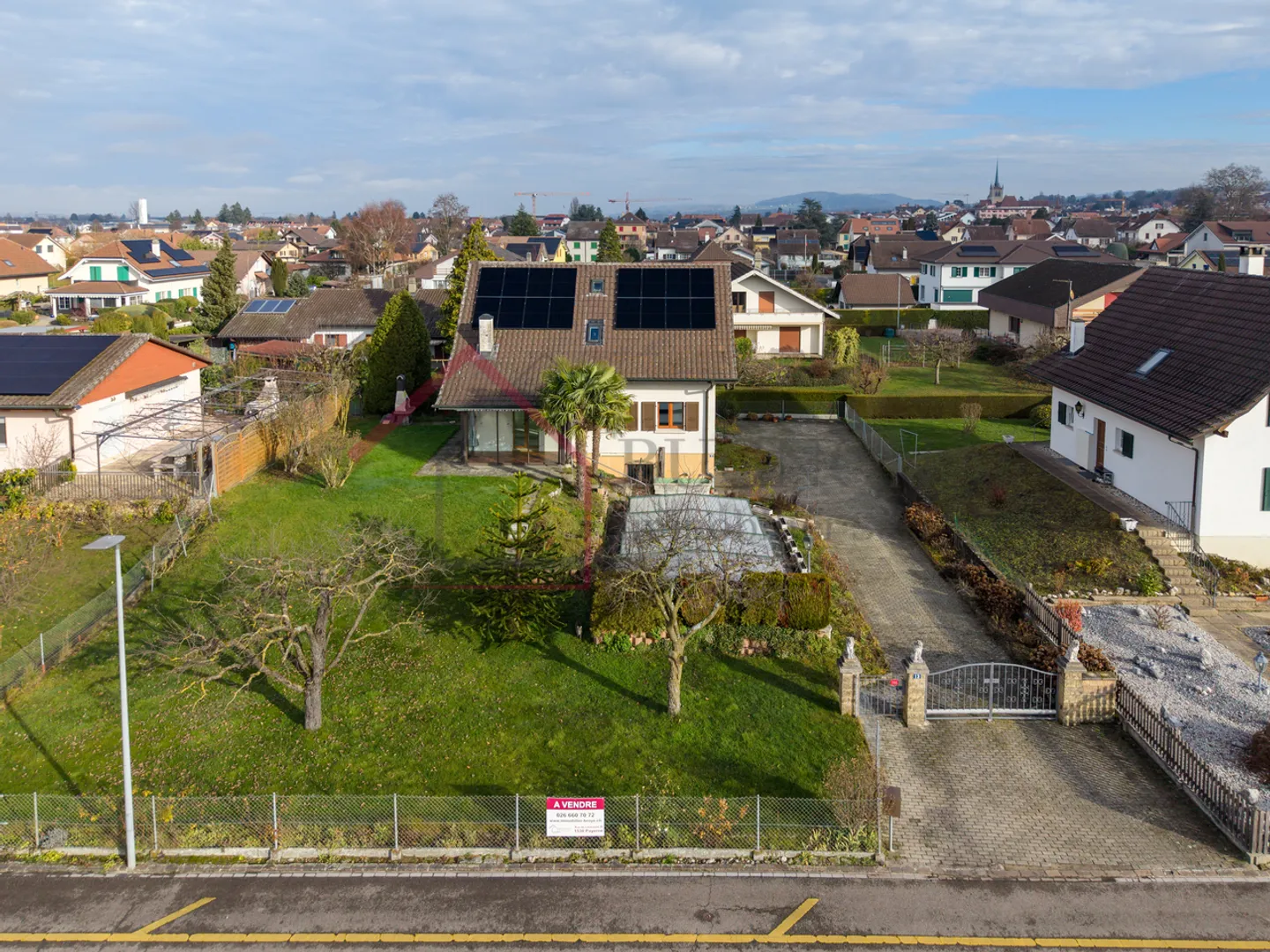 Villa indipendente con 6,5 stanze a Payerne - Foto 1 di 18