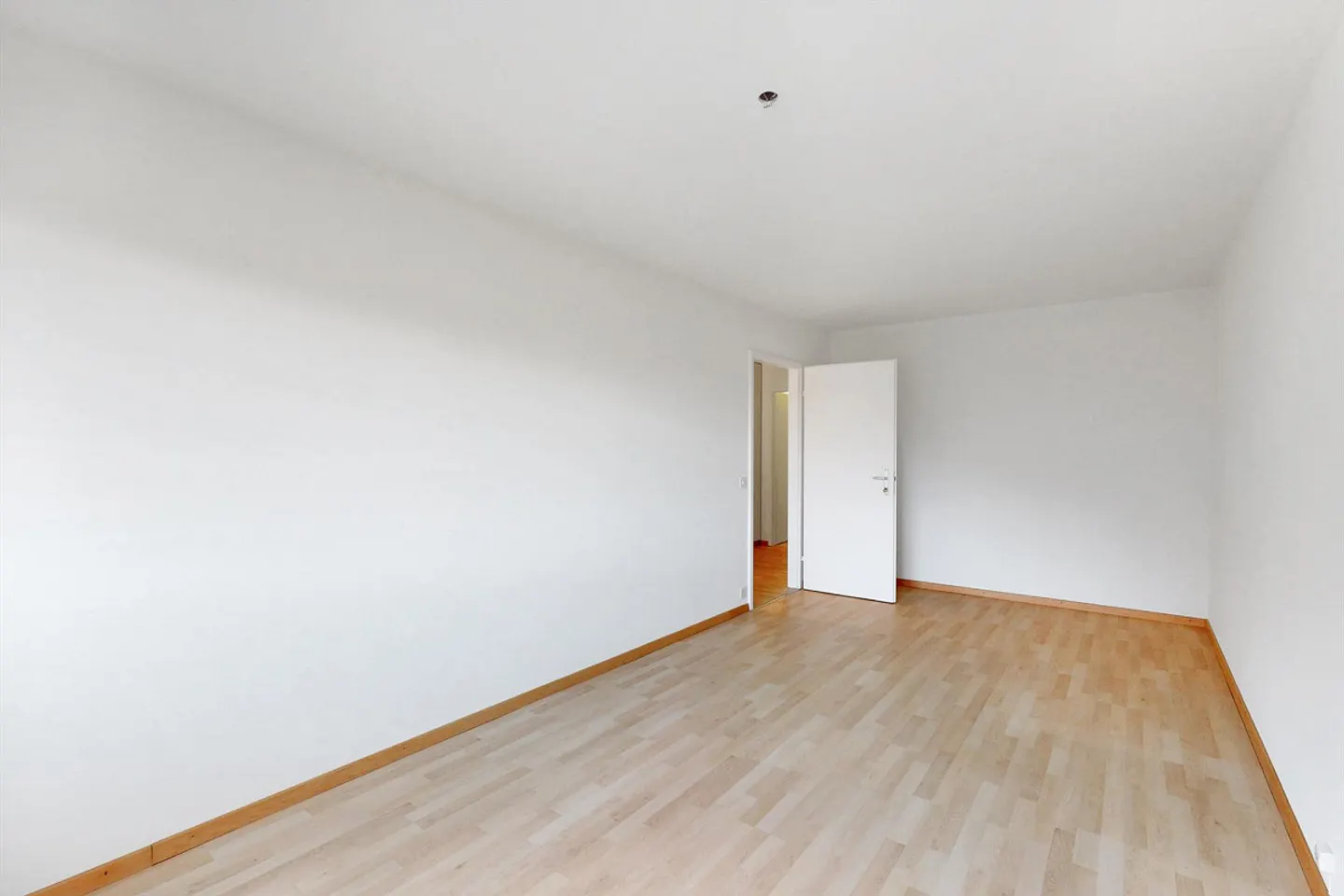 Geräumige Wohnung mit Balkon - Foto 8 von 10