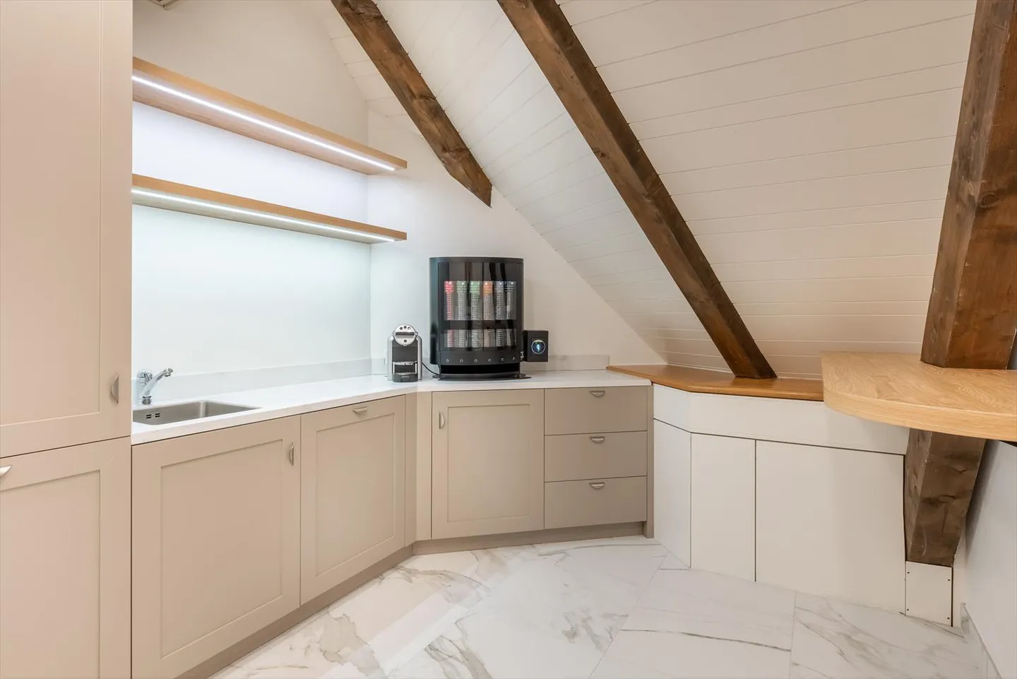 Finden Sie einen Büroraum bei Signature Rhone für 4 Personen, wo alles erledigt ist - Foto 12 von 12