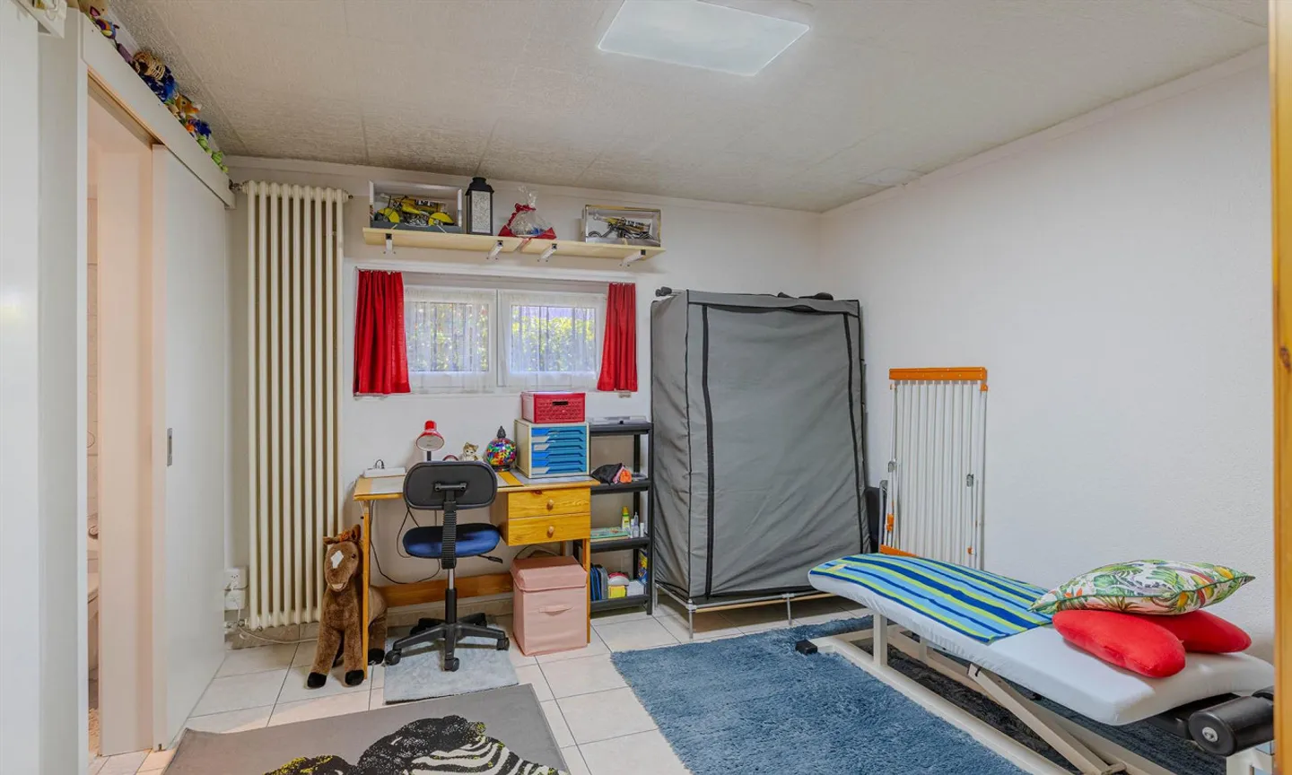 Renoviertes Einfamilienhaus mit Garten - Foto 8 von 9