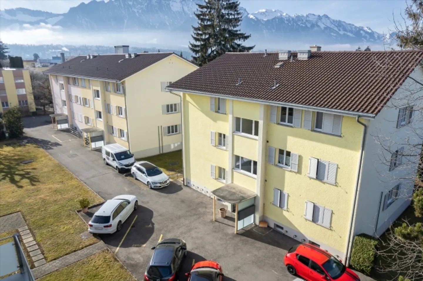 Outdoor Parking Space in Thun - Photo 1 of 1