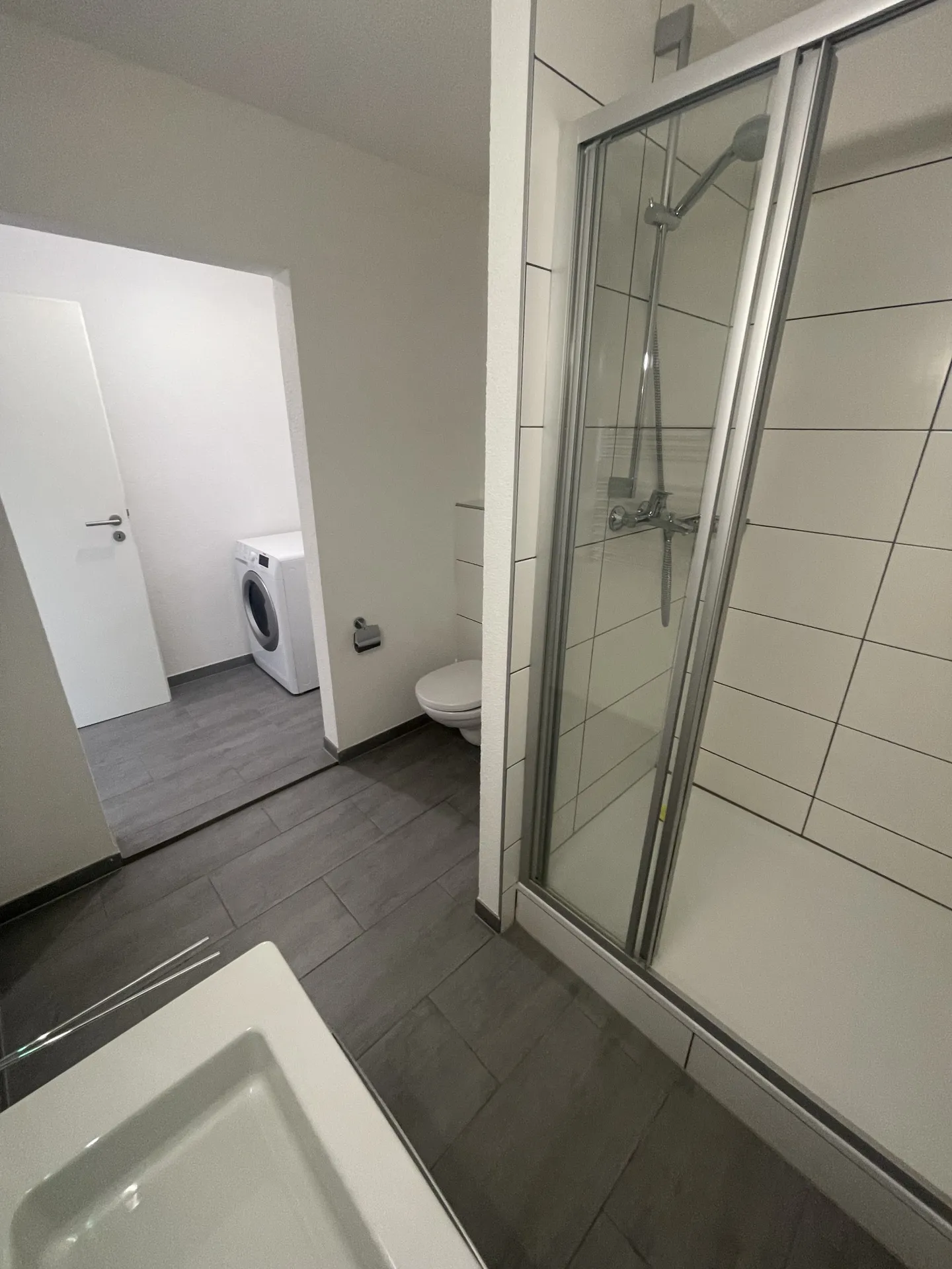 Charming Apartment in Quiet Area - Photo 9 of 13