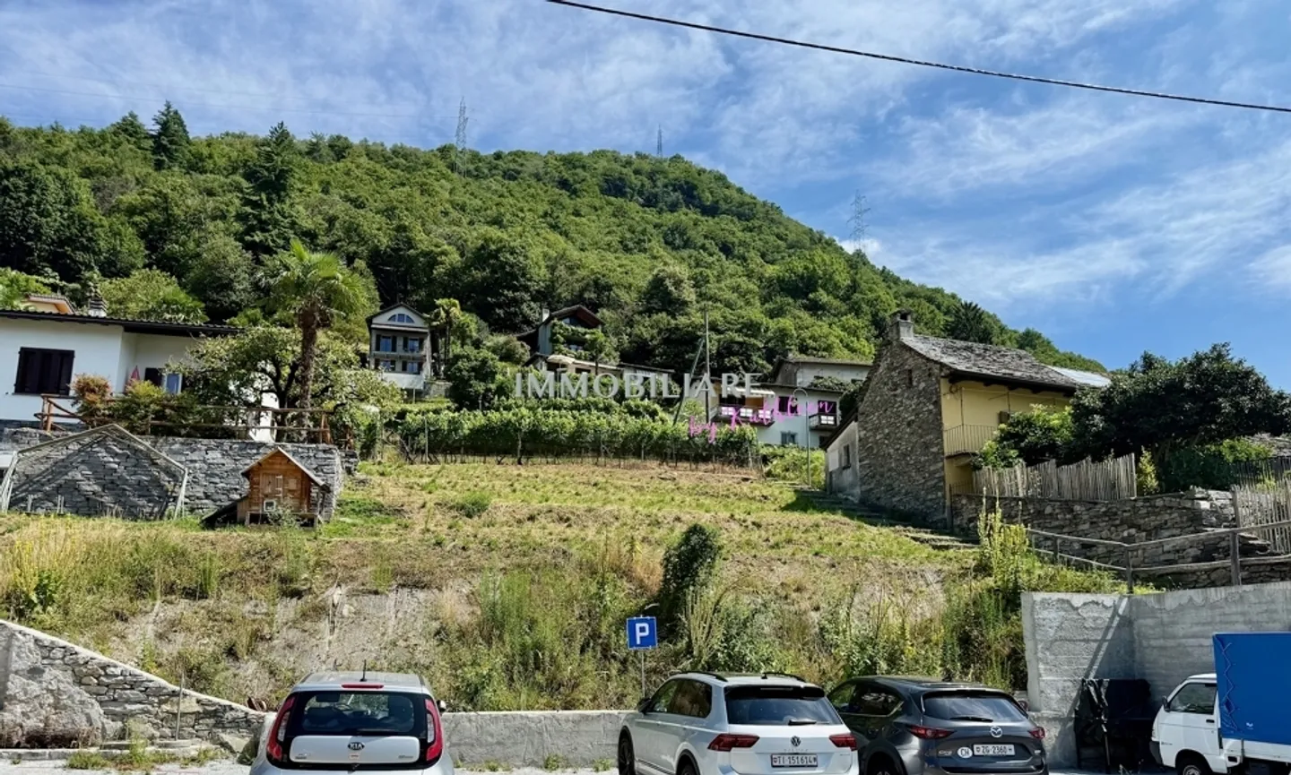 Terrain constructible avec vue merveilleuse - Photo 2 sur 8