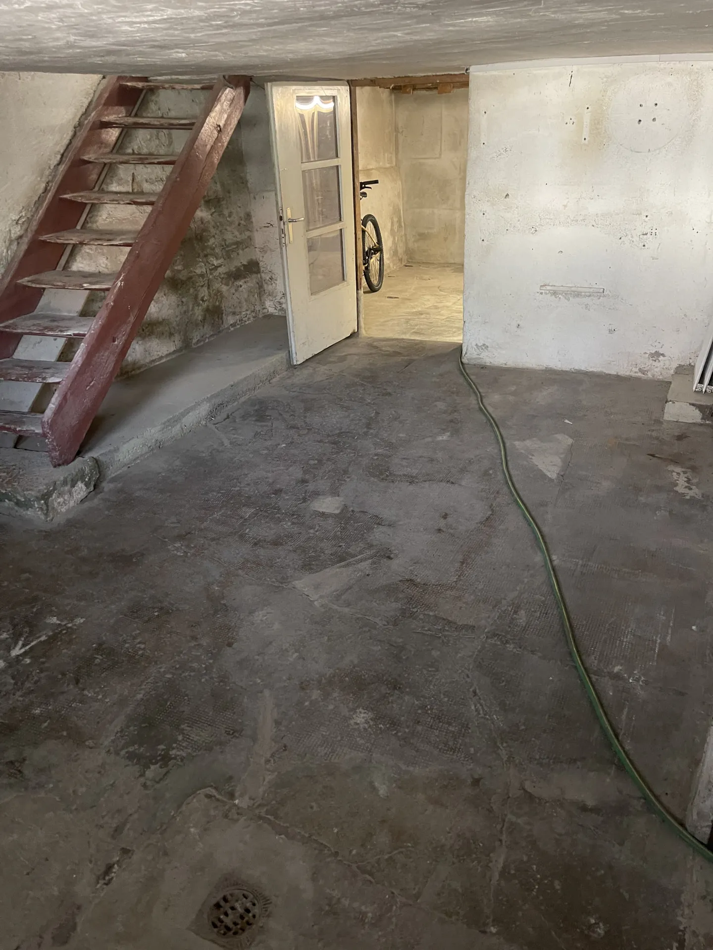 Charming Apartment in Quiet Area - Photo 11 of 13