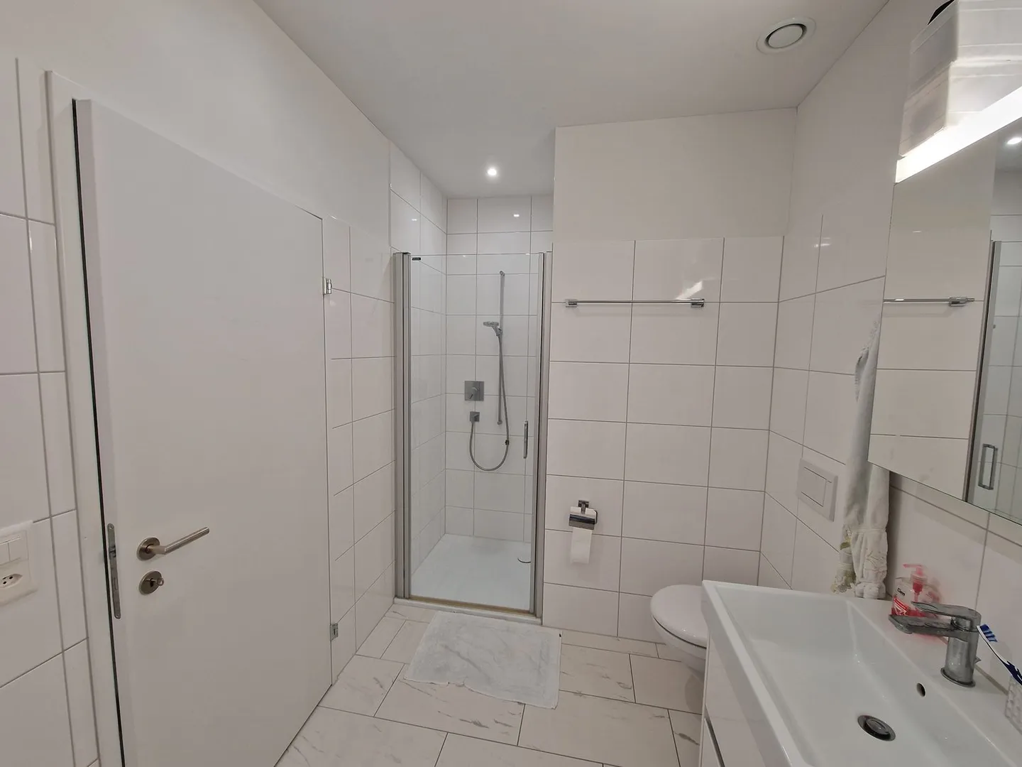 Spacious 4.5 Room Garden Apartment - Photo 12 of 14