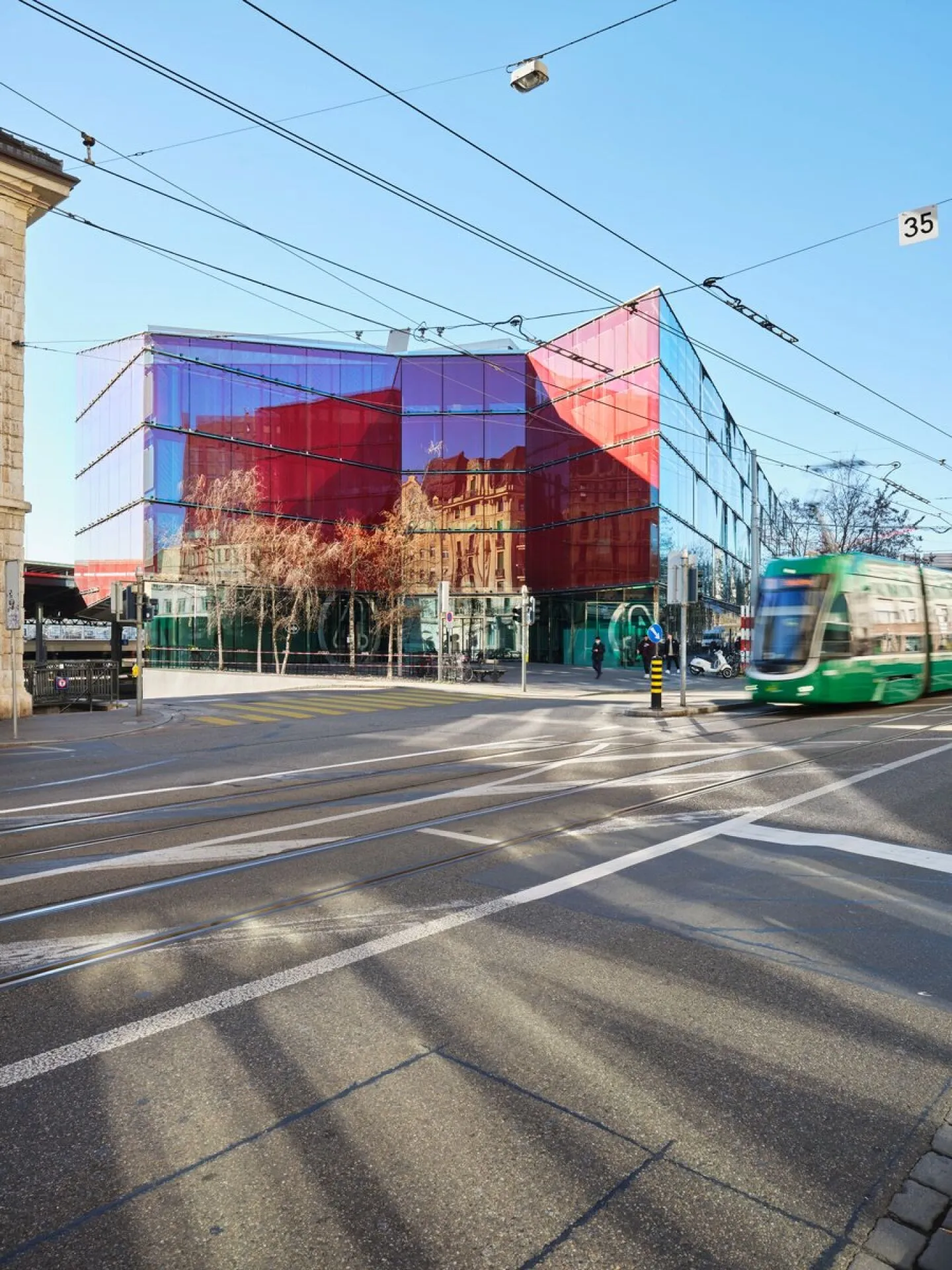 Einzigartige Architektur an einzigartigem Standort am Basler Bahnhof SBB - Foto 2 von 10