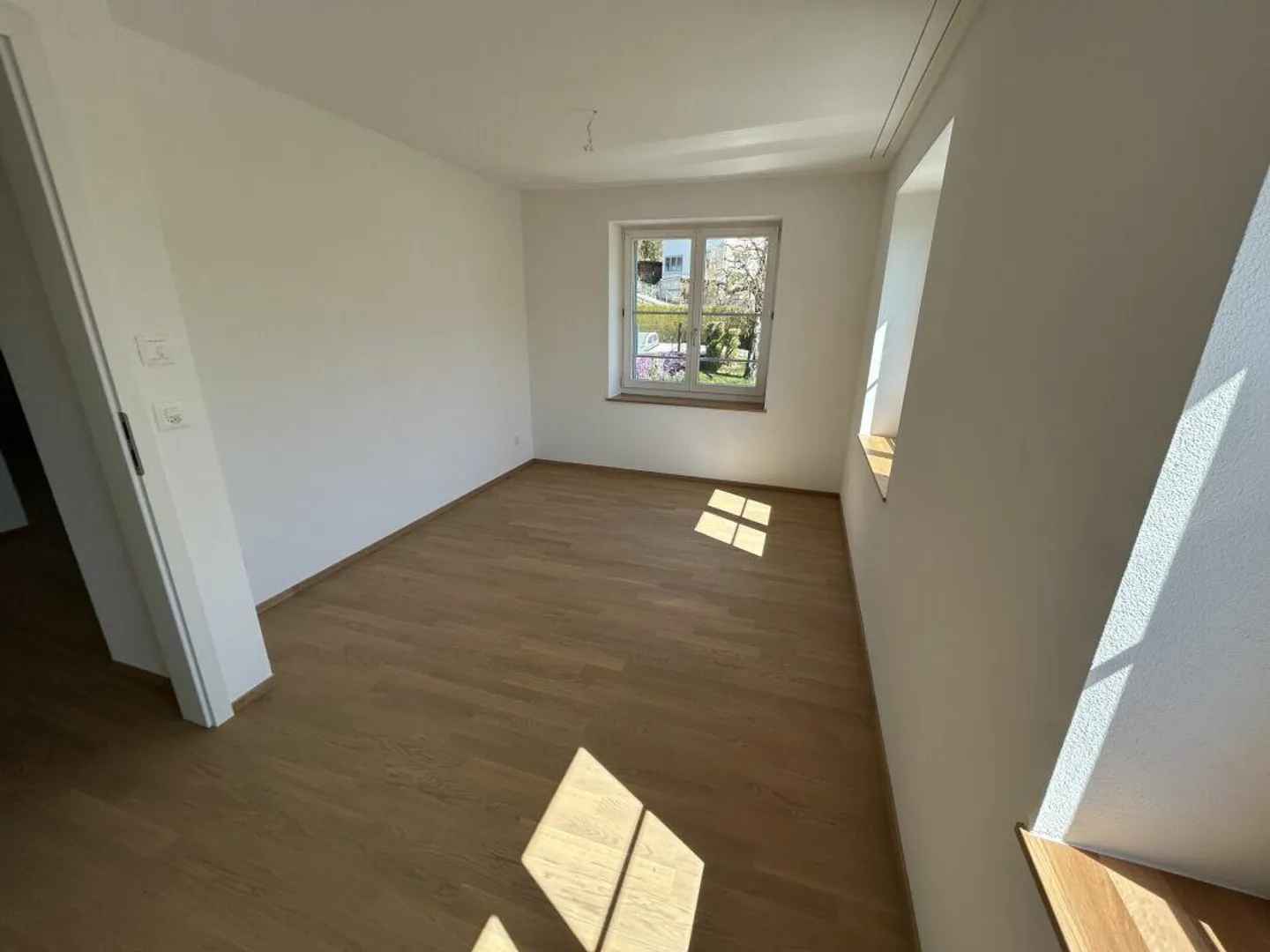 Emménager et se sentir chez soi : section de maison rénovée avec style et charme - Photo 6 sur 9