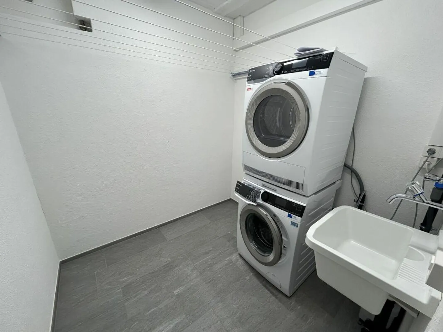 Emménager et se sentir chez soi : section de maison rénovée avec style et charme - Photo 7 sur 9