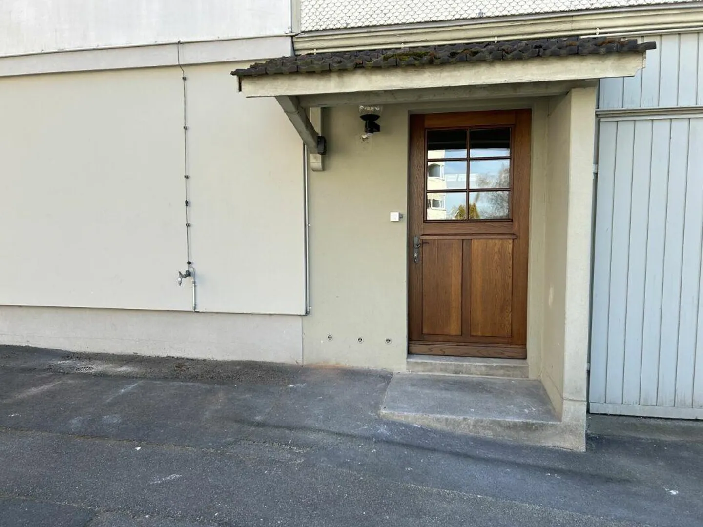 Emménager et se sentir chez soi : section de maison rénovée avec style et charme - Photo 9 sur 9