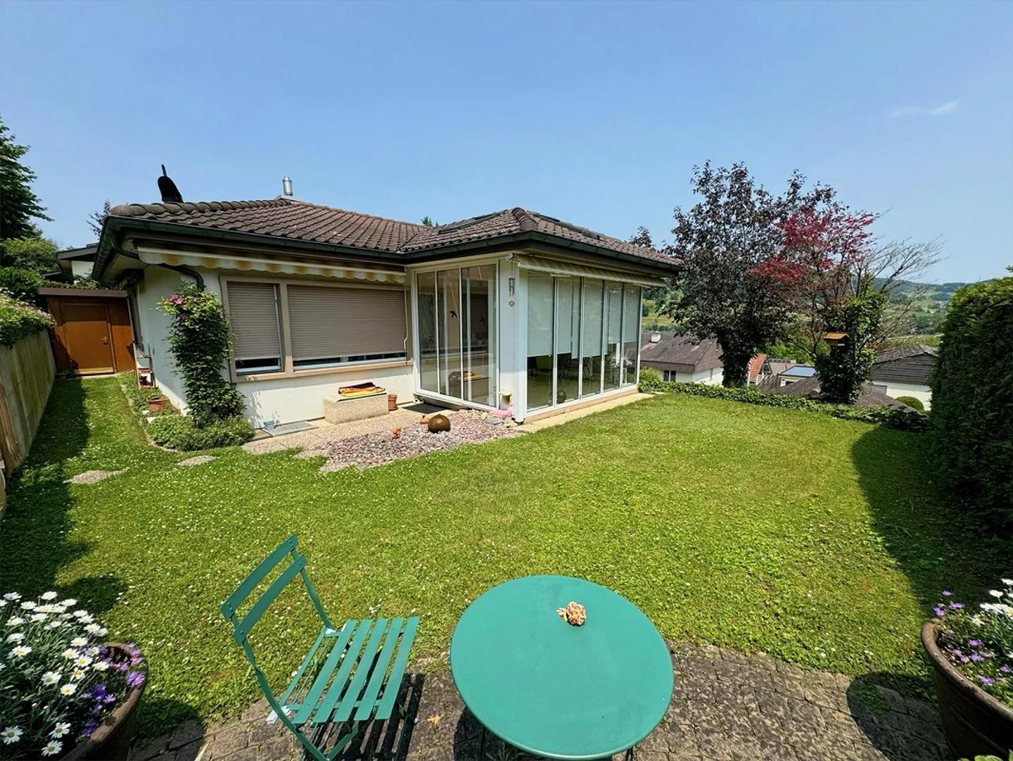 Casa unifamiliare adatta alle famiglie con giardino - Foto 2 di 9