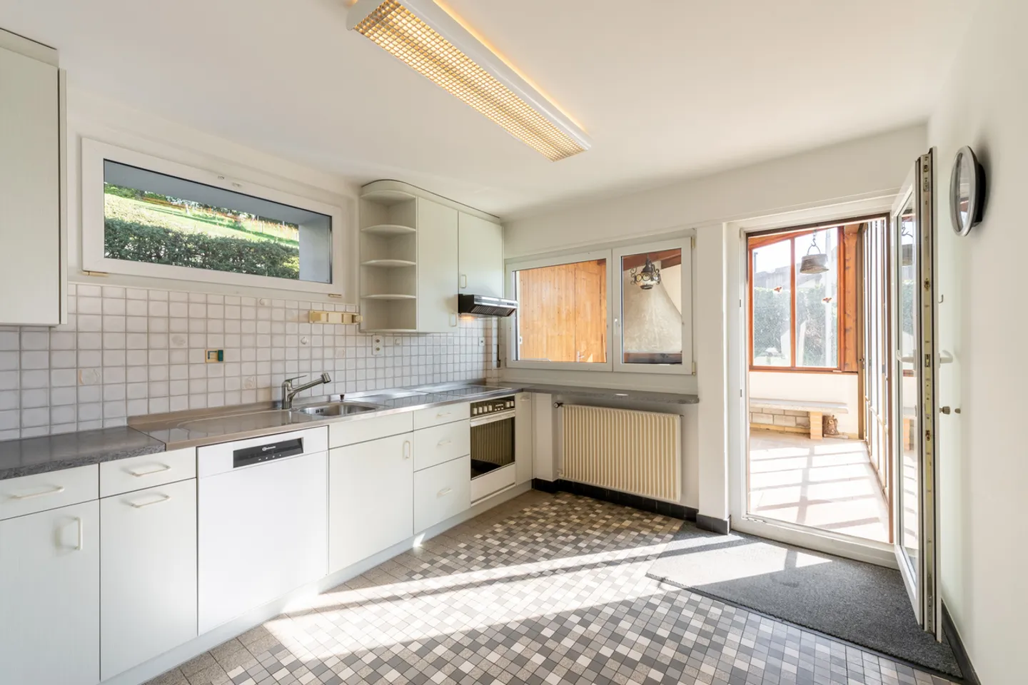 Charming Detached Family Home - Photo 3 of 13