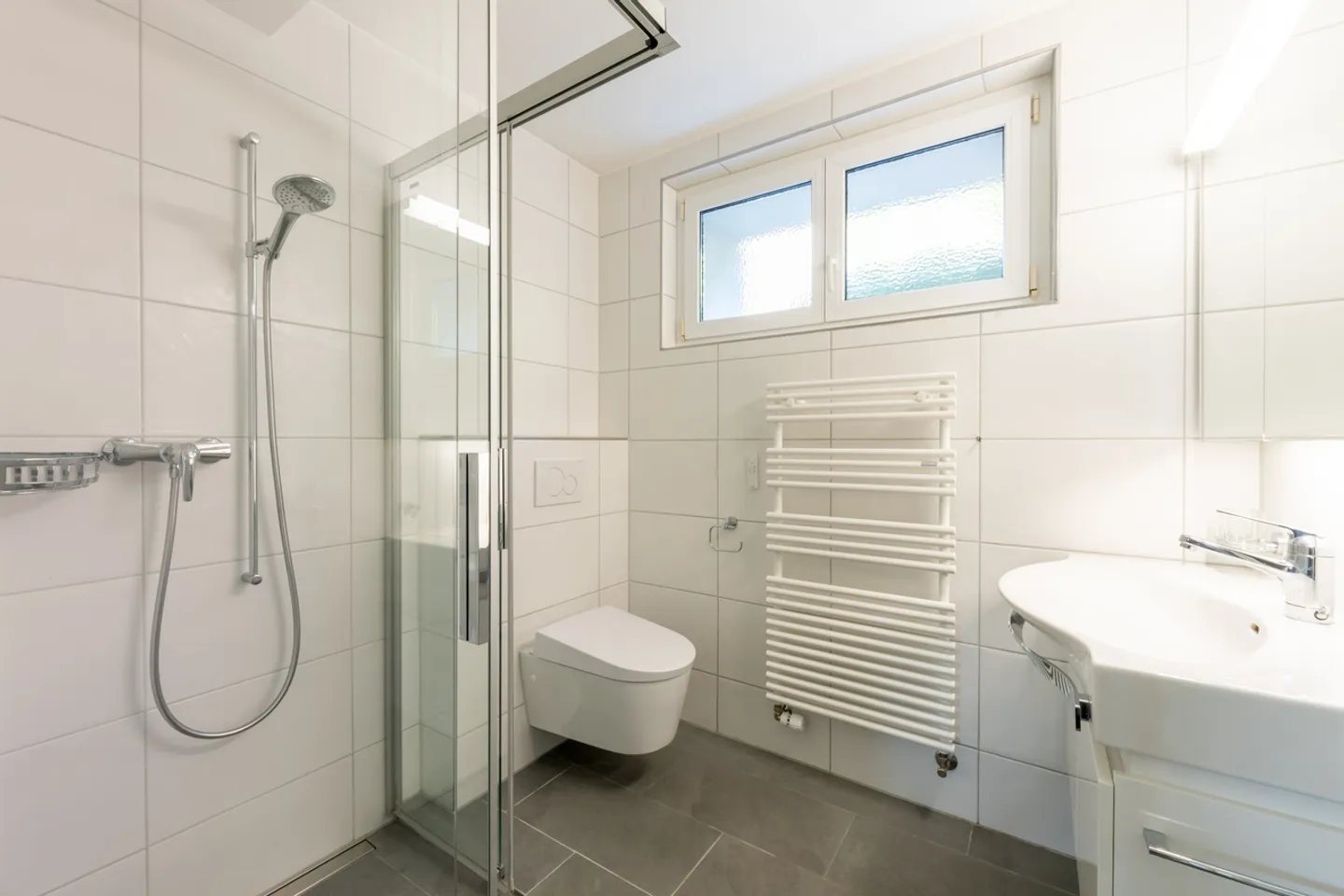 Charming Detached Family Home - Photo 4 of 13