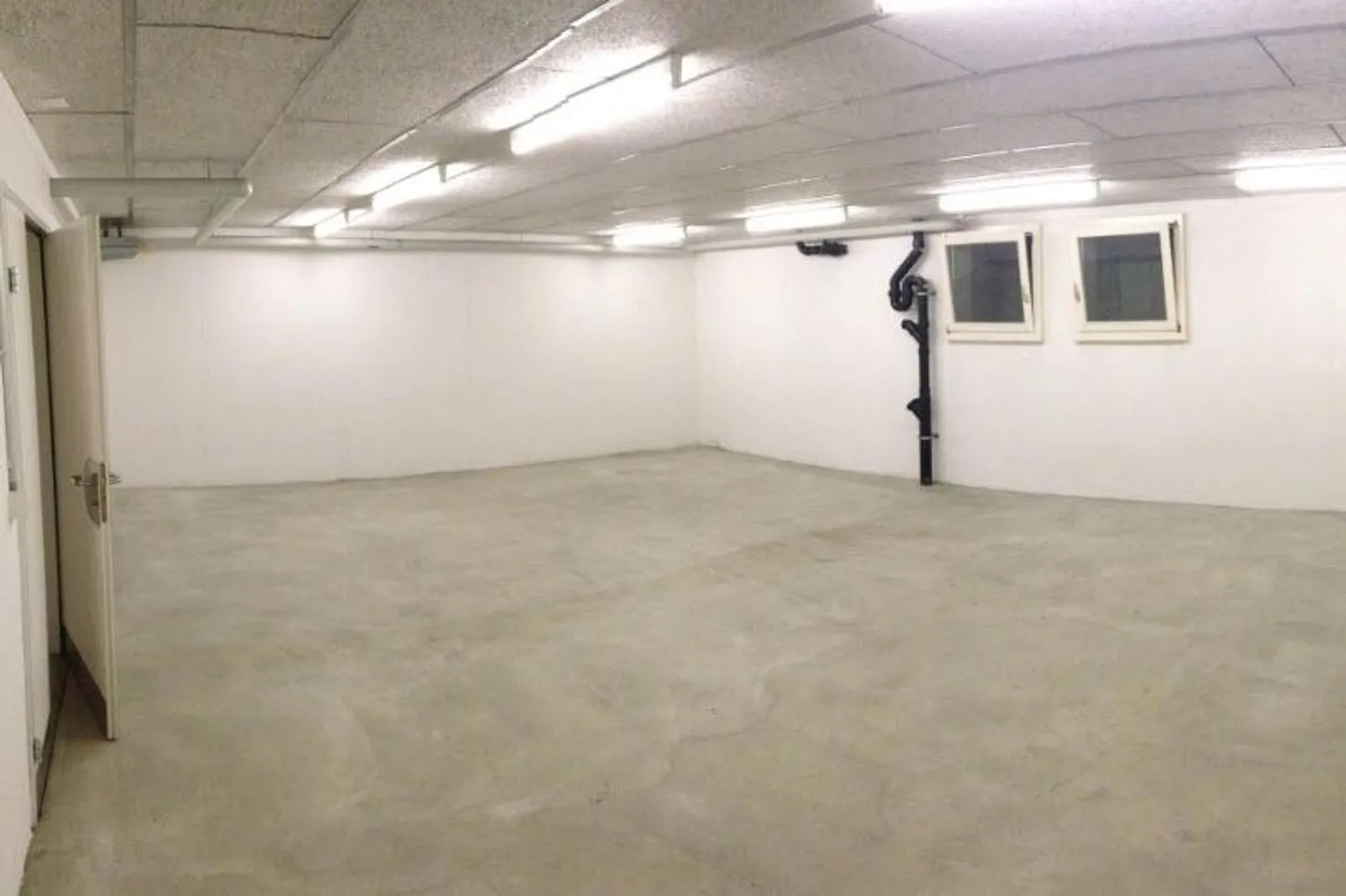 Storage space 57m2 for rent until 31.12.2026 - Photo 3 of 3