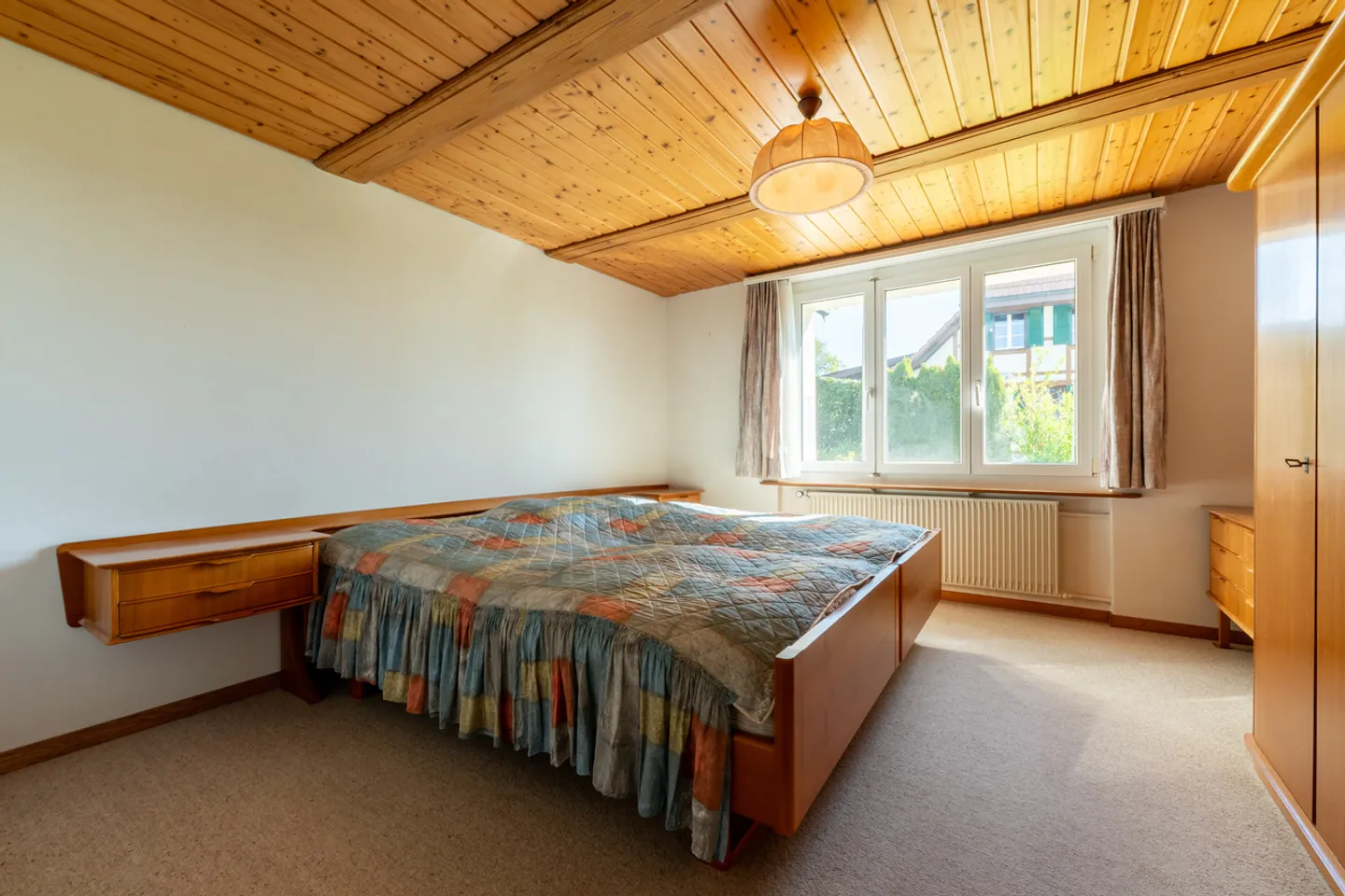 Charming Detached Family Home - Photo 8 of 13