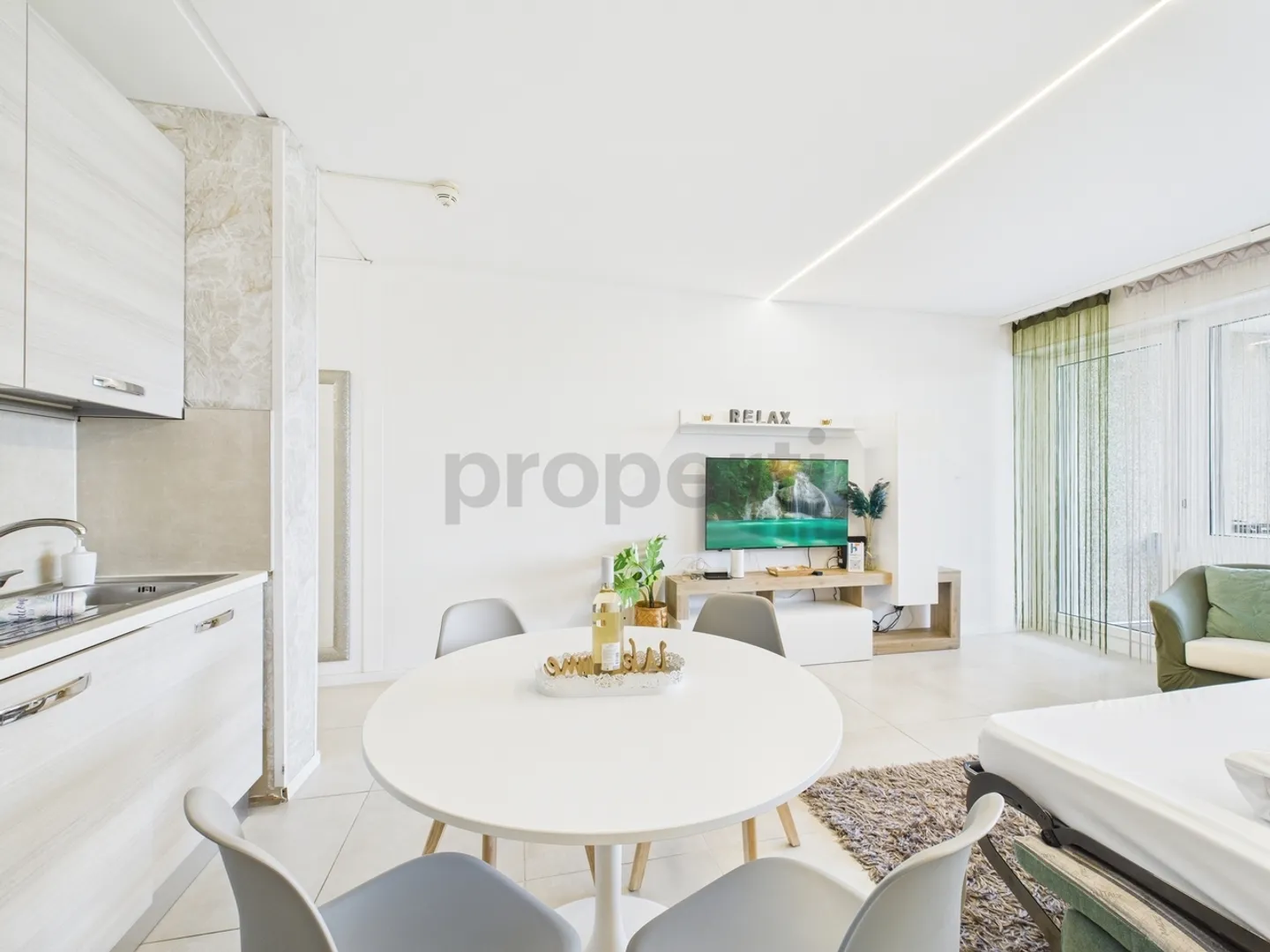 2,5-Zimmer-Wohnung mit Seeblick und Gemeinschaftspool ideal als Hauptwohnsitz, Zweitwohnsitz oder Investition für Kurzzeitvermietungen! - Foto 1 von 11