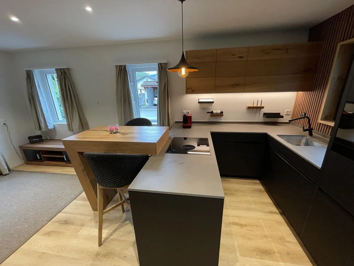 Affascinante casa unifamiliare di 2,5 stanze con giardino ad Ascona - Foto 4 di 9