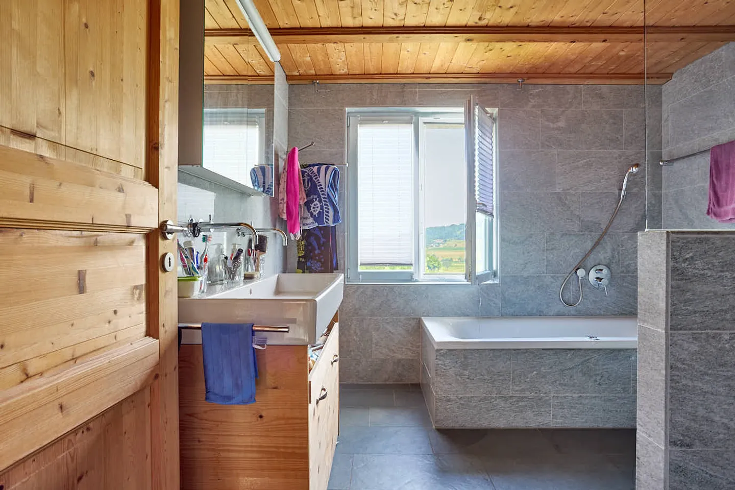 6.5 Room Family Paradise with Large Garden - Photo 10 of 12