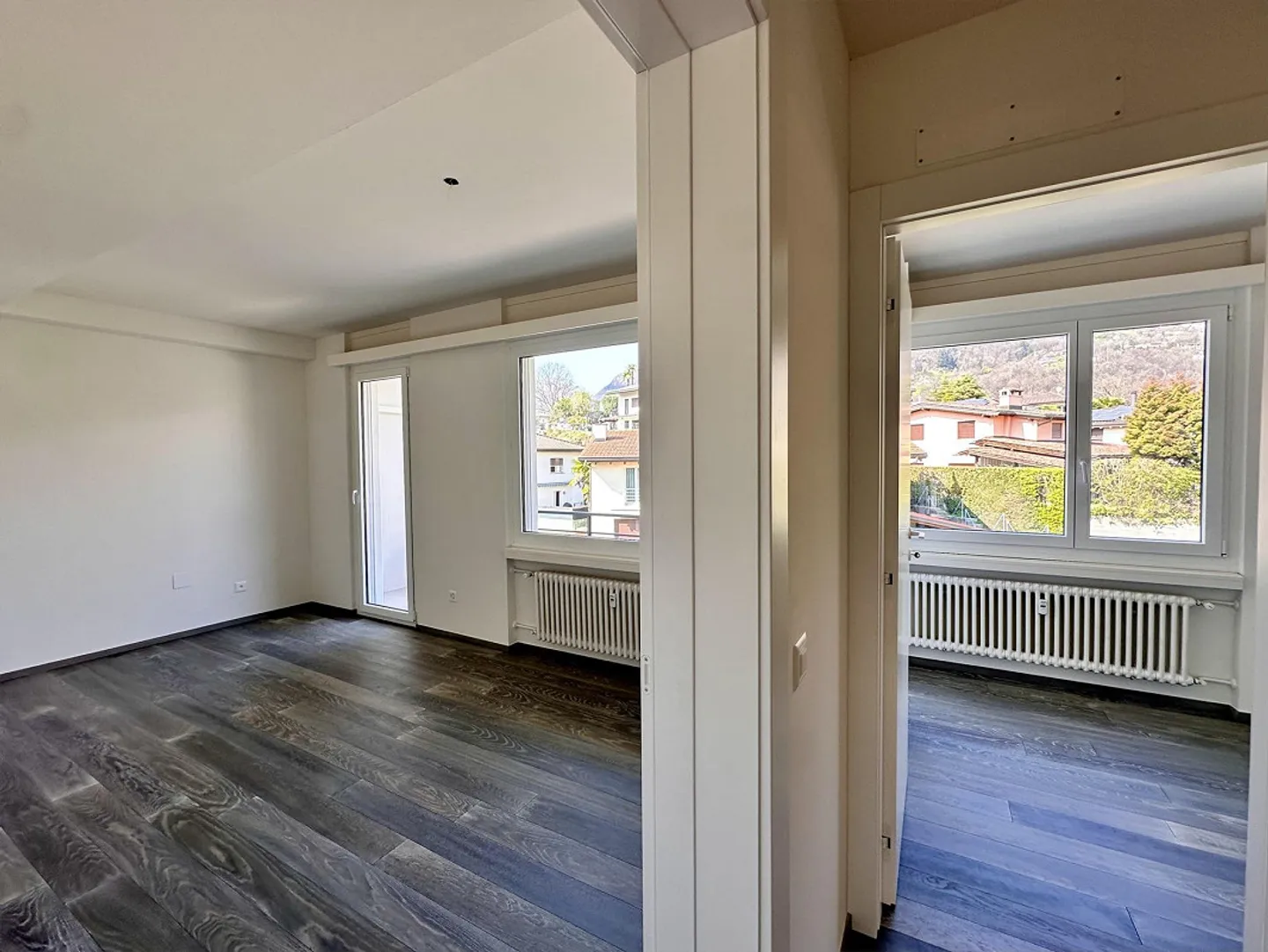 APPARTEMENT 4.5 PIÈCES RÉNOVÉ - DANS UN IMMEUBLE AVEC PISCINE COMMUNAUTAIRE - Photo 8 sur 13