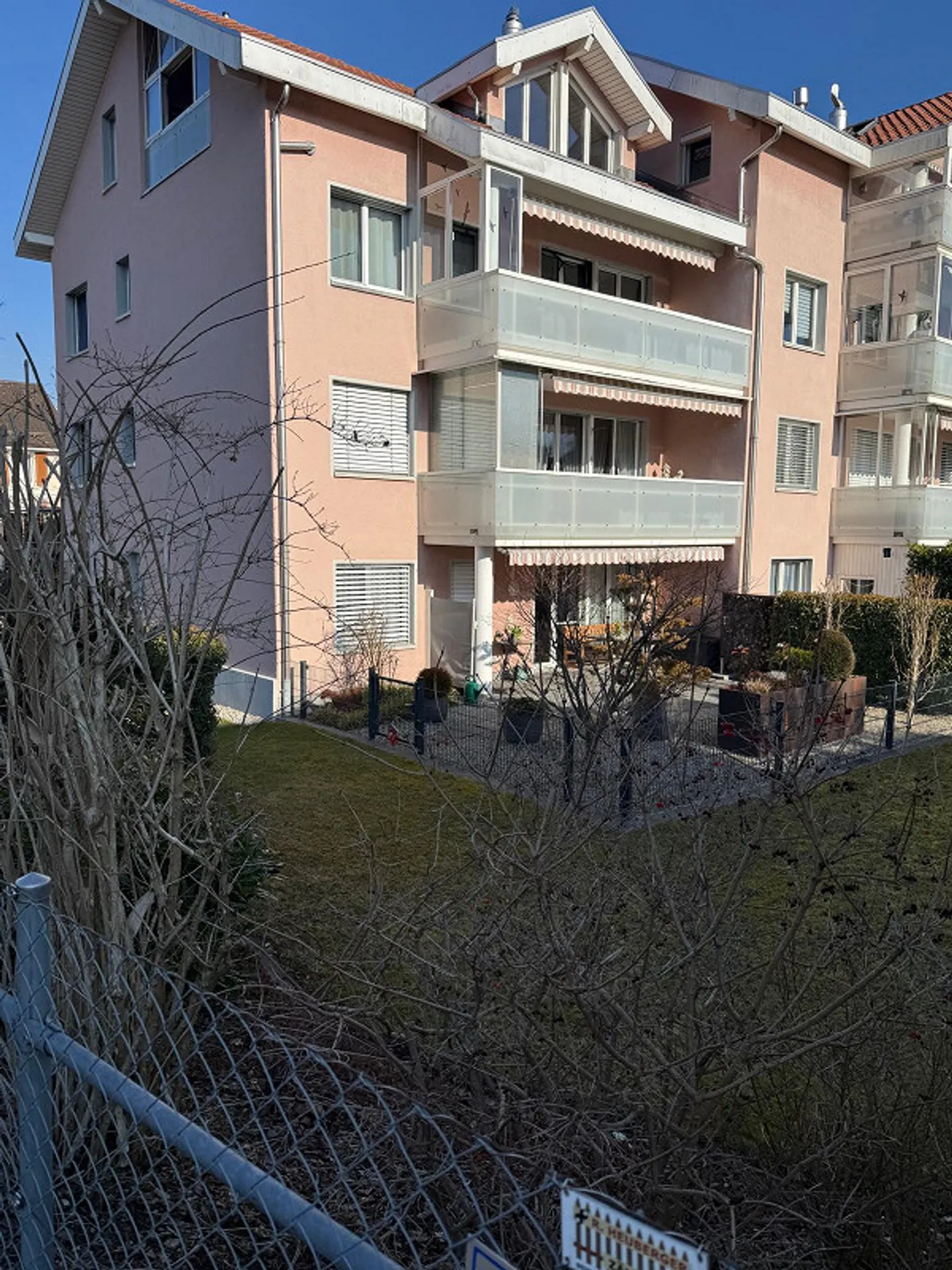 Appartement 4,5 pièces au 1er étage - Photo 1 sur 14