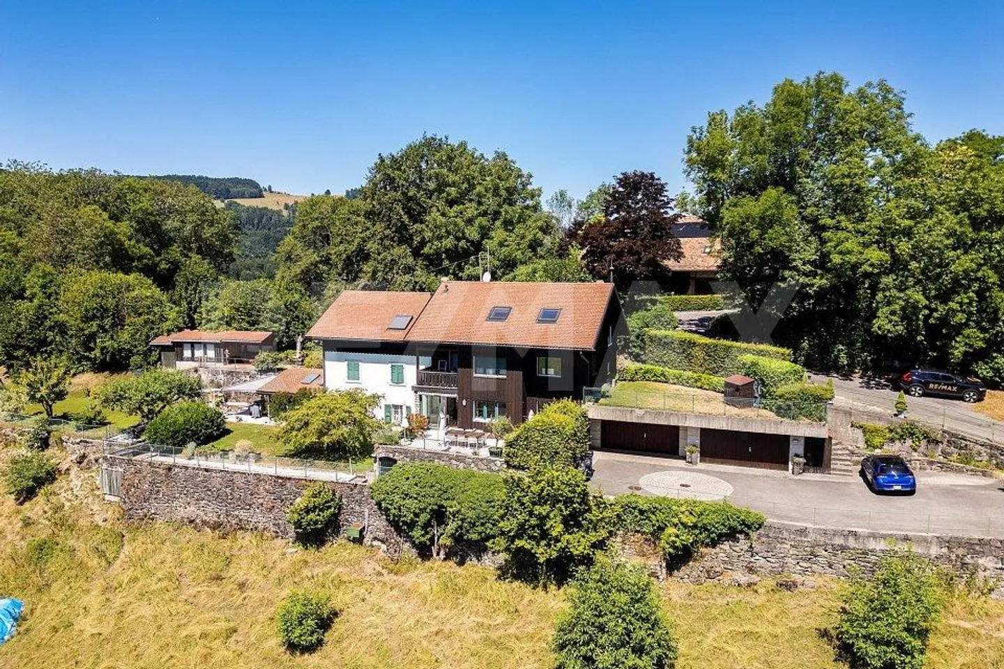 Stepped house for sale - Photo 1 of 13