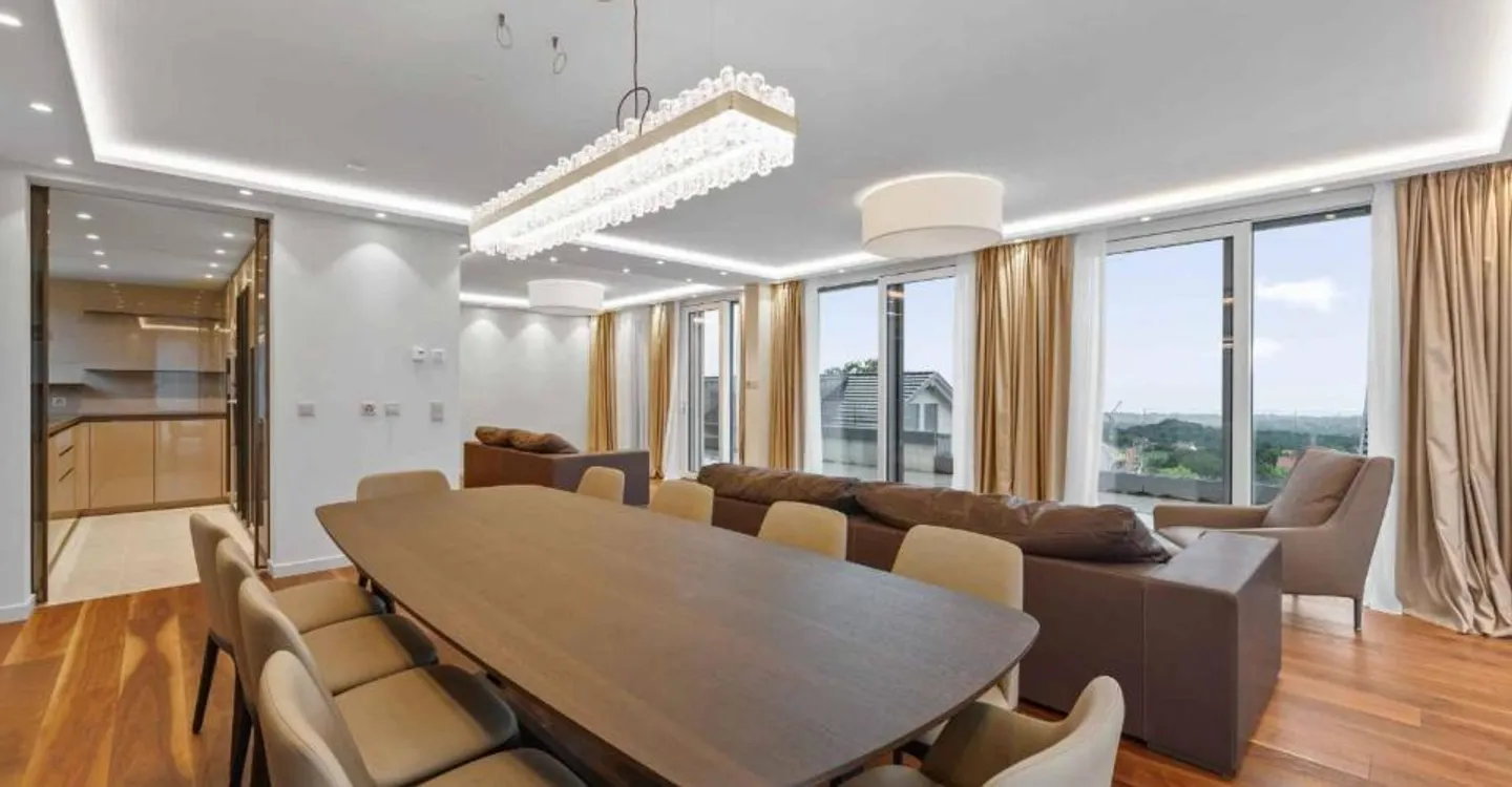 Sumptuous 10-room property - Stunning view - Indoor pool - Photo 2 of 10