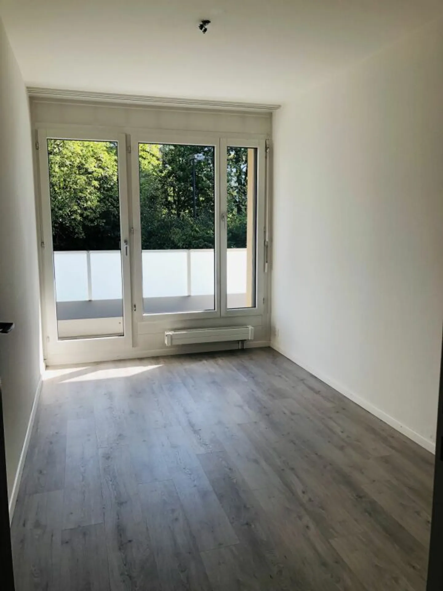 Sunny apartment in a quiet location - Photo 8 of 14