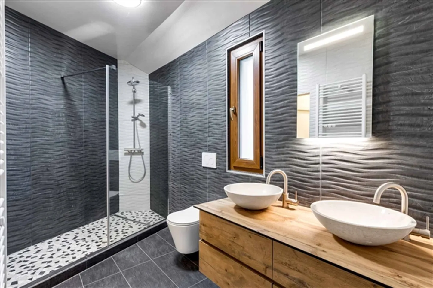 Belle villa entièrement rénovée avec piscine - Photo 7 sur 13