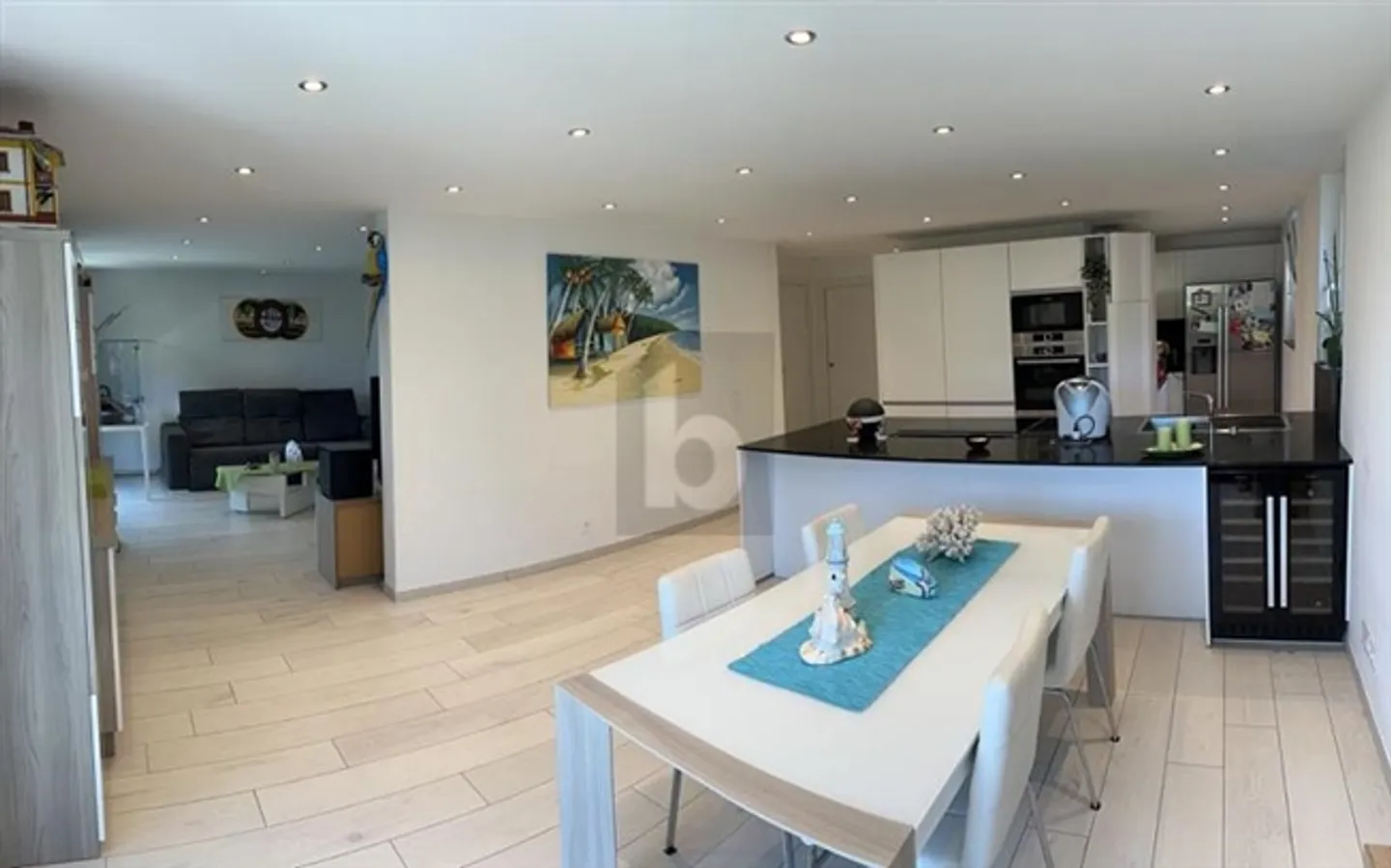 SPACIOUS AND QUIET - Photo 5 of 6