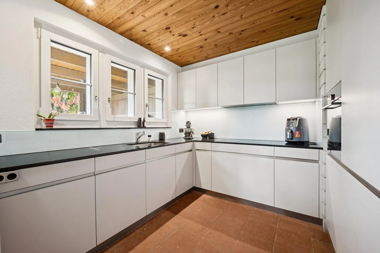 Exklusives Landhaus mit grossem Garten - Foto 6 von 13