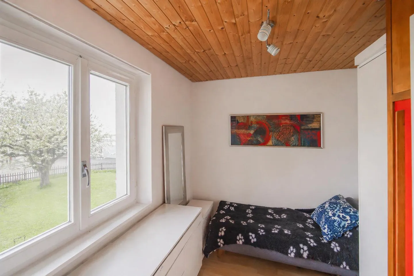 Charming 4-Room Row House in 400m Walking Distance from Lake Zug - Photo 5 of 7