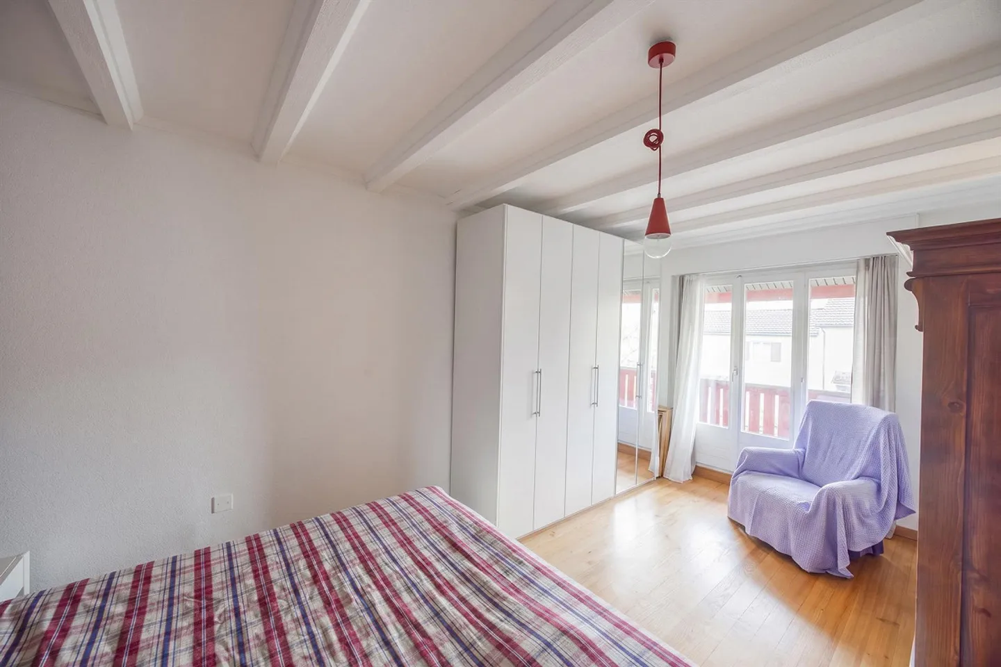 Charming 4-Room Row House in 400m Walking Distance from Lake Zug - Photo 4 of 7