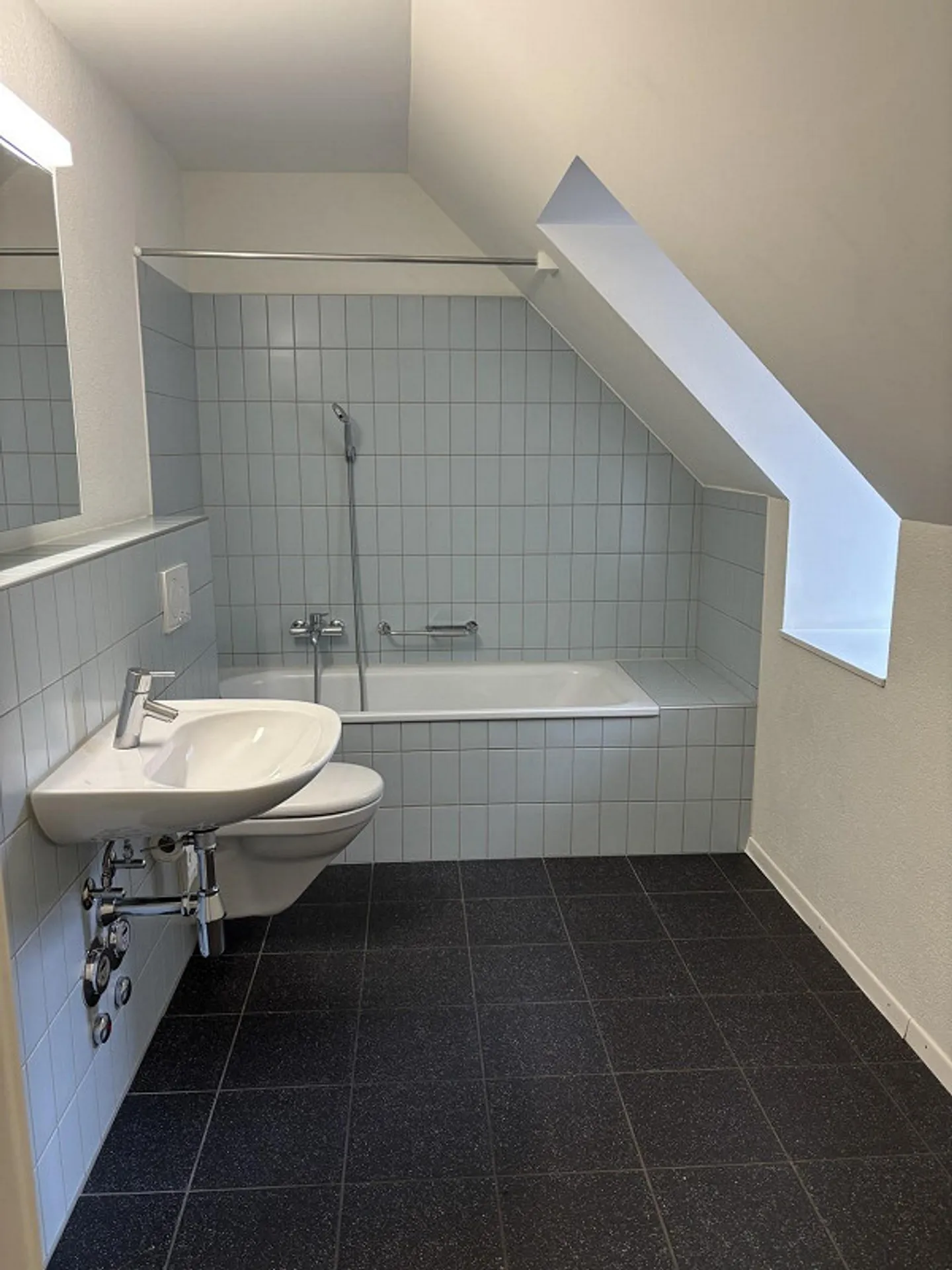 Appartement 4,5 pièces au-dessus des toits de Bienne - Photo 8 sur 13