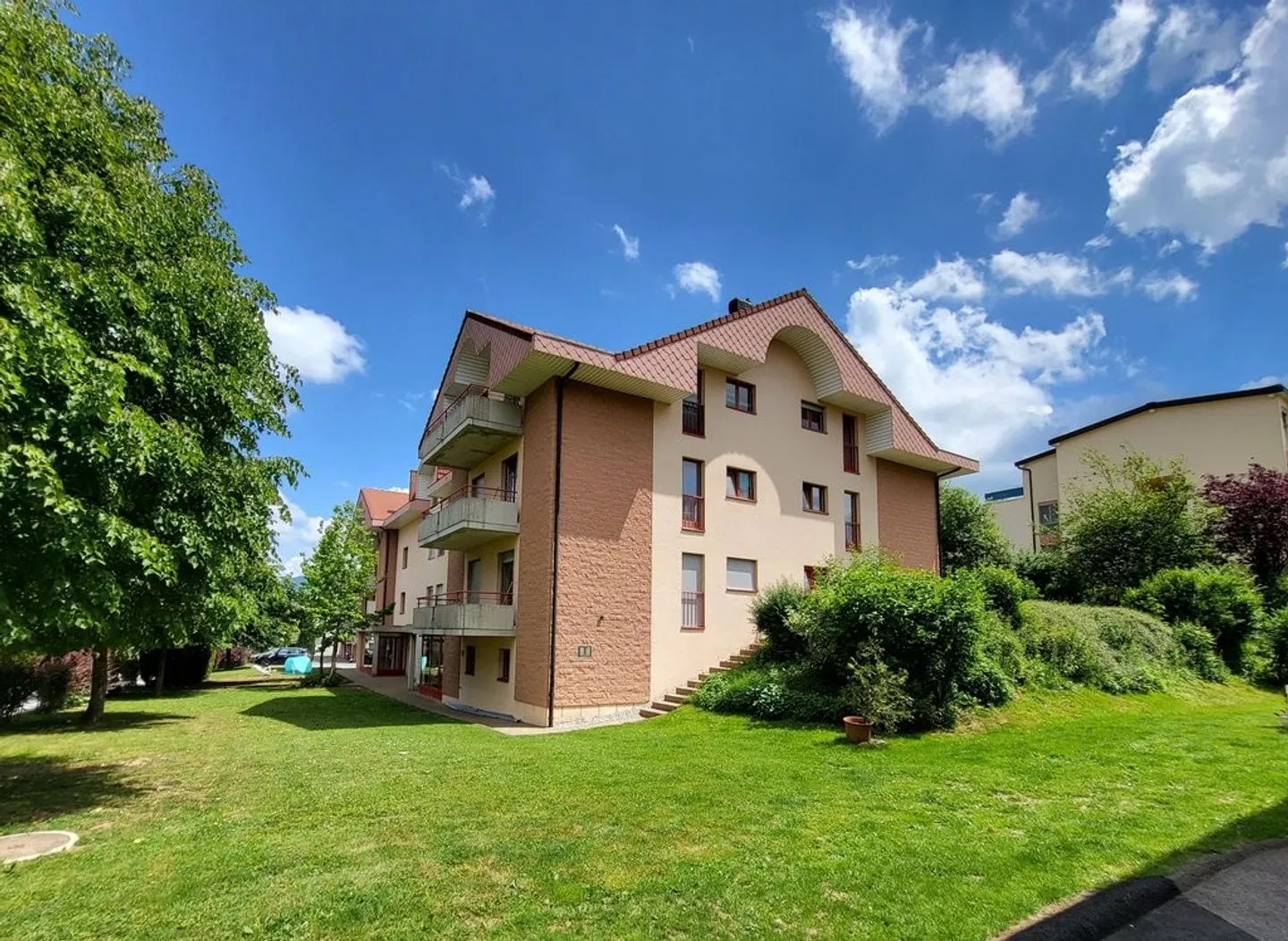 Two and a half room apartment for CHF 1320.-/month including additional costs - Photo 1 of 5