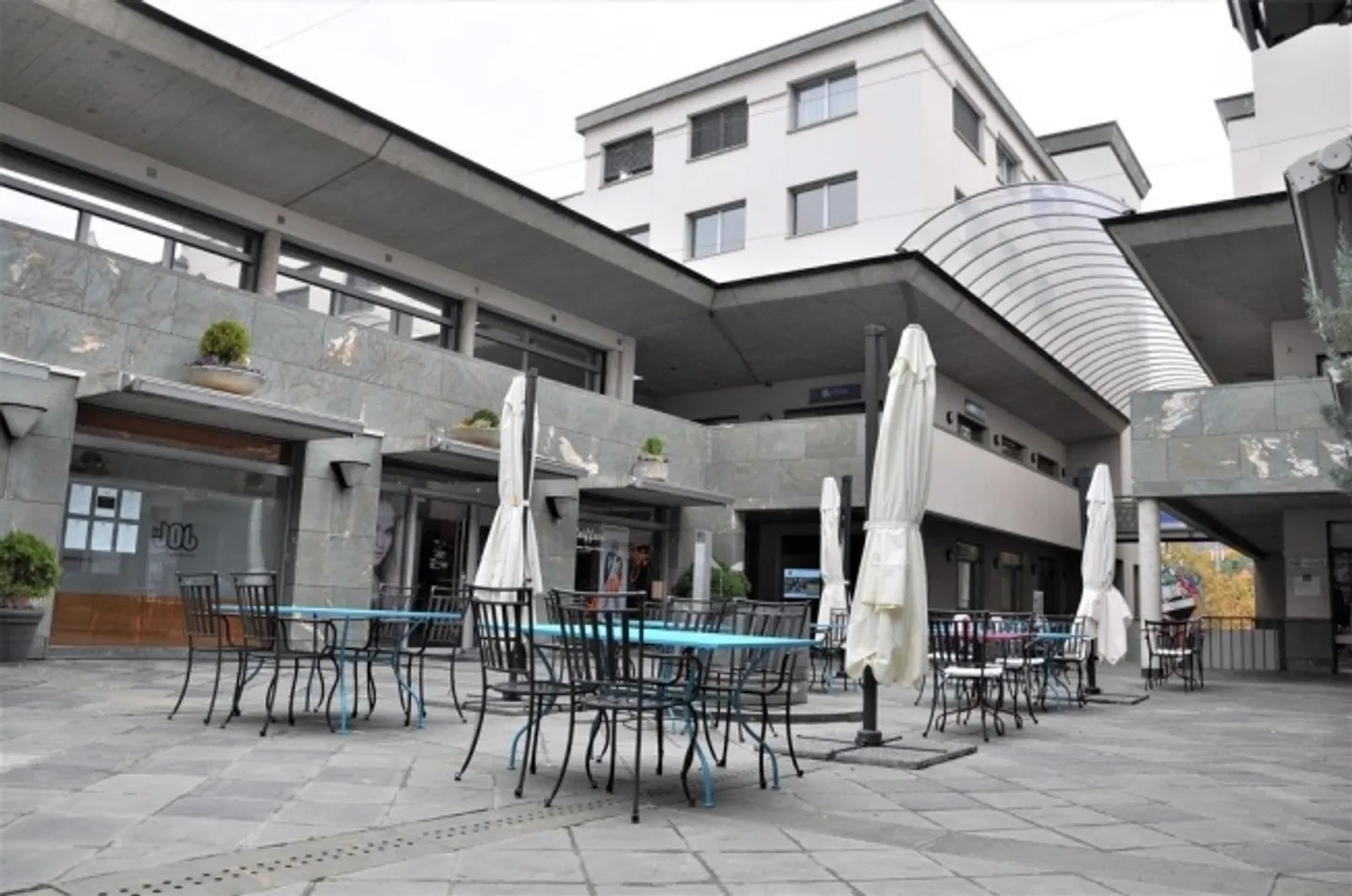 «Arcade au centre ville de Sierre à louer de suite ou à convenir» - Photo 2 sur 7