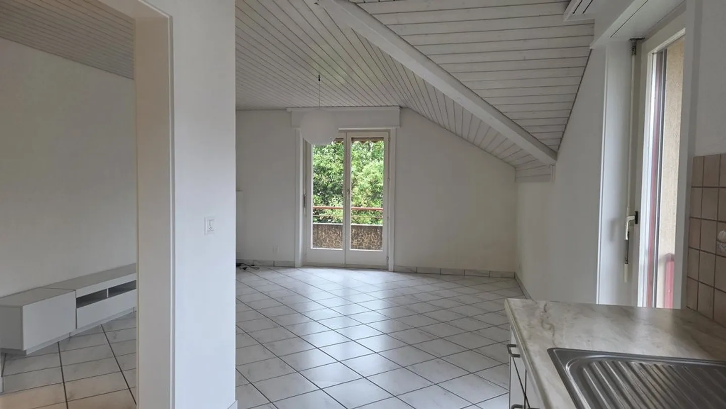 Two and a half room apartment for CHF 1320.-/month including additional costs - Photo 3 of 5