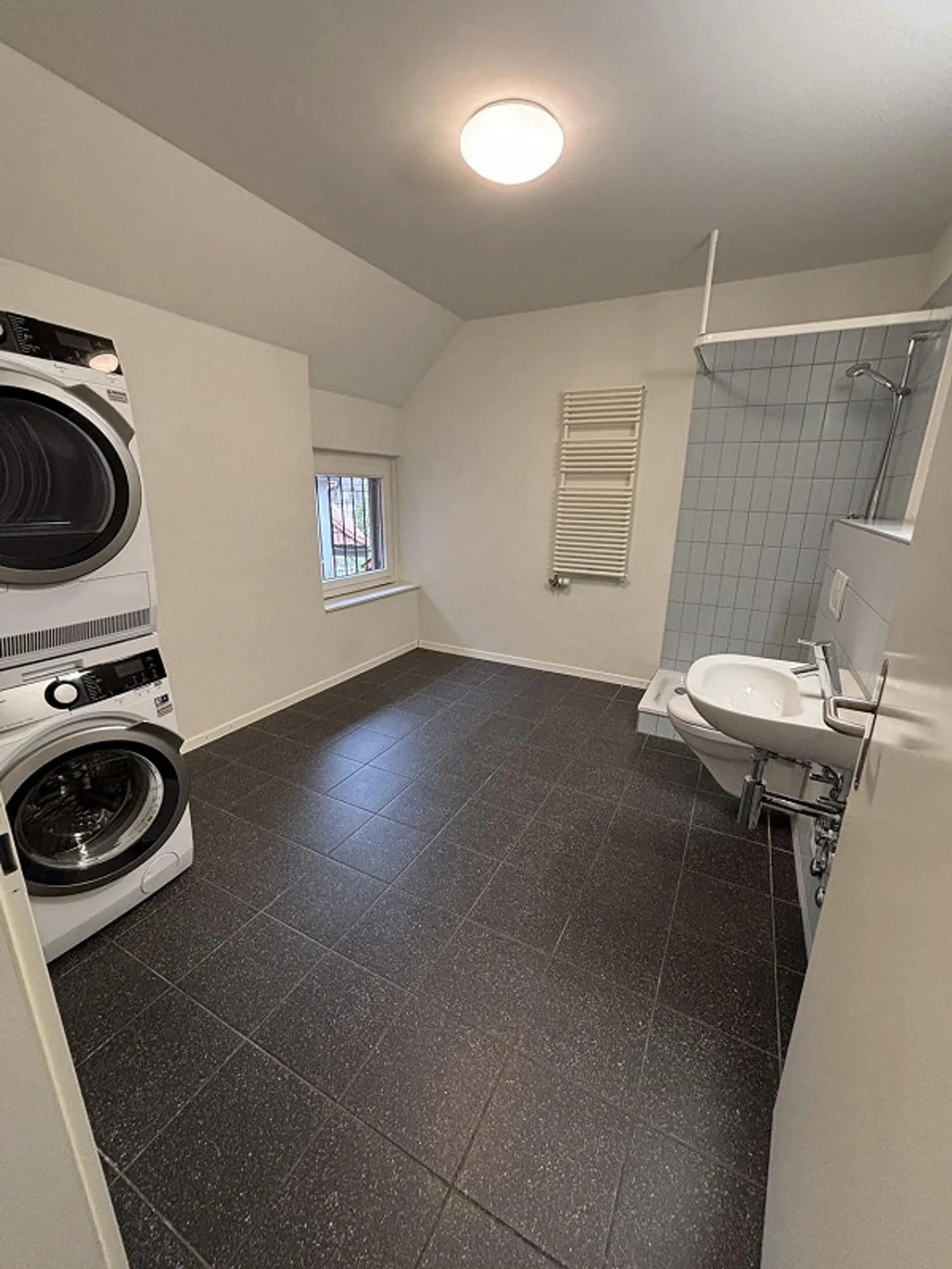 Appartement 4,5 pièces au-dessus des toits de Bienne - Photo 12 sur 13
