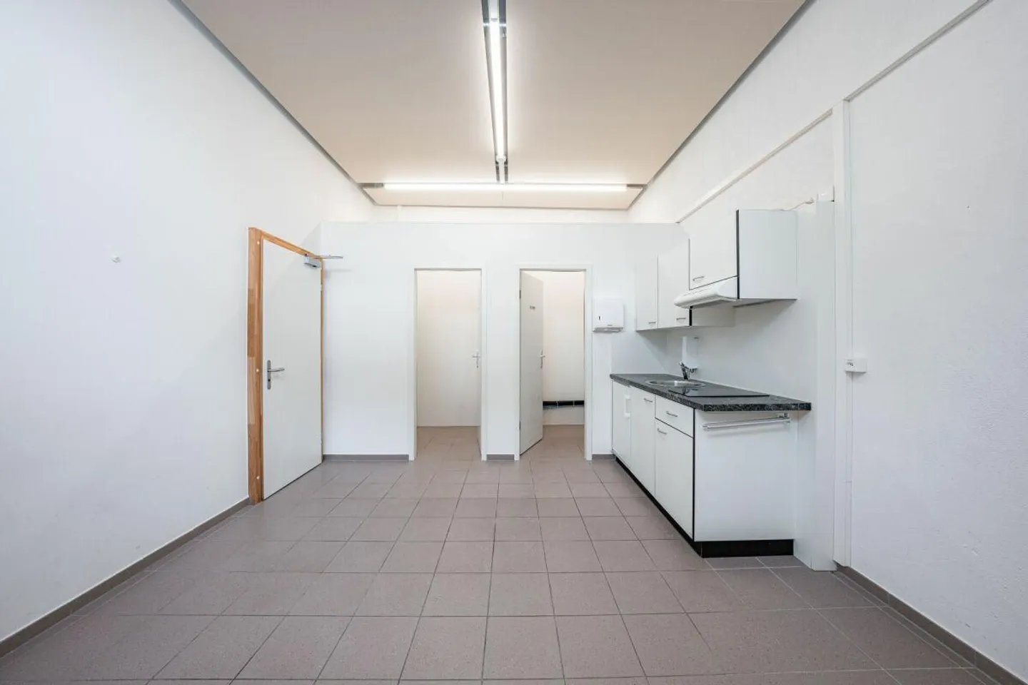 Flexible Commercial Space - Photo 4 of 8