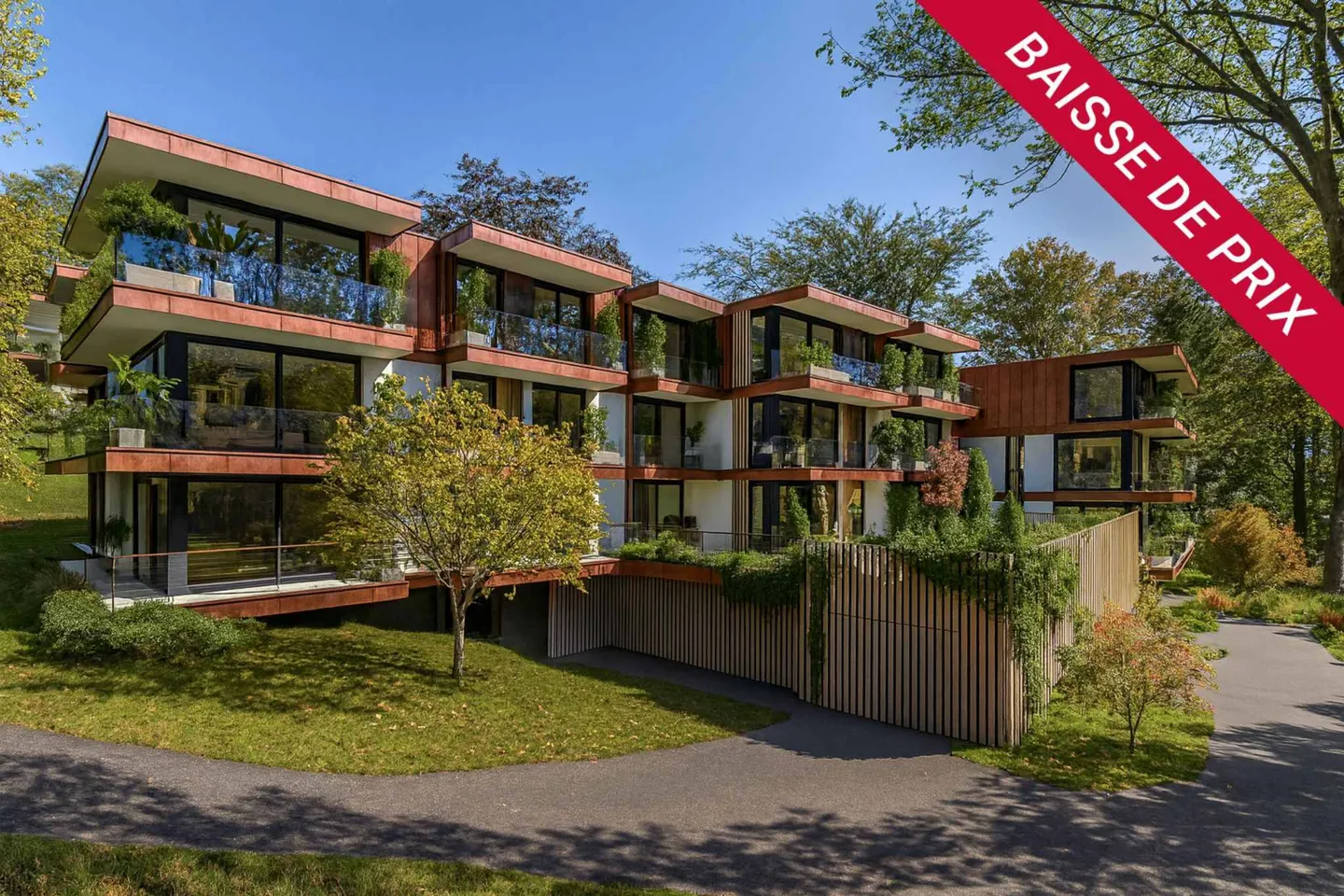 Elegant Apartment with Garden - Photo 1 of 13